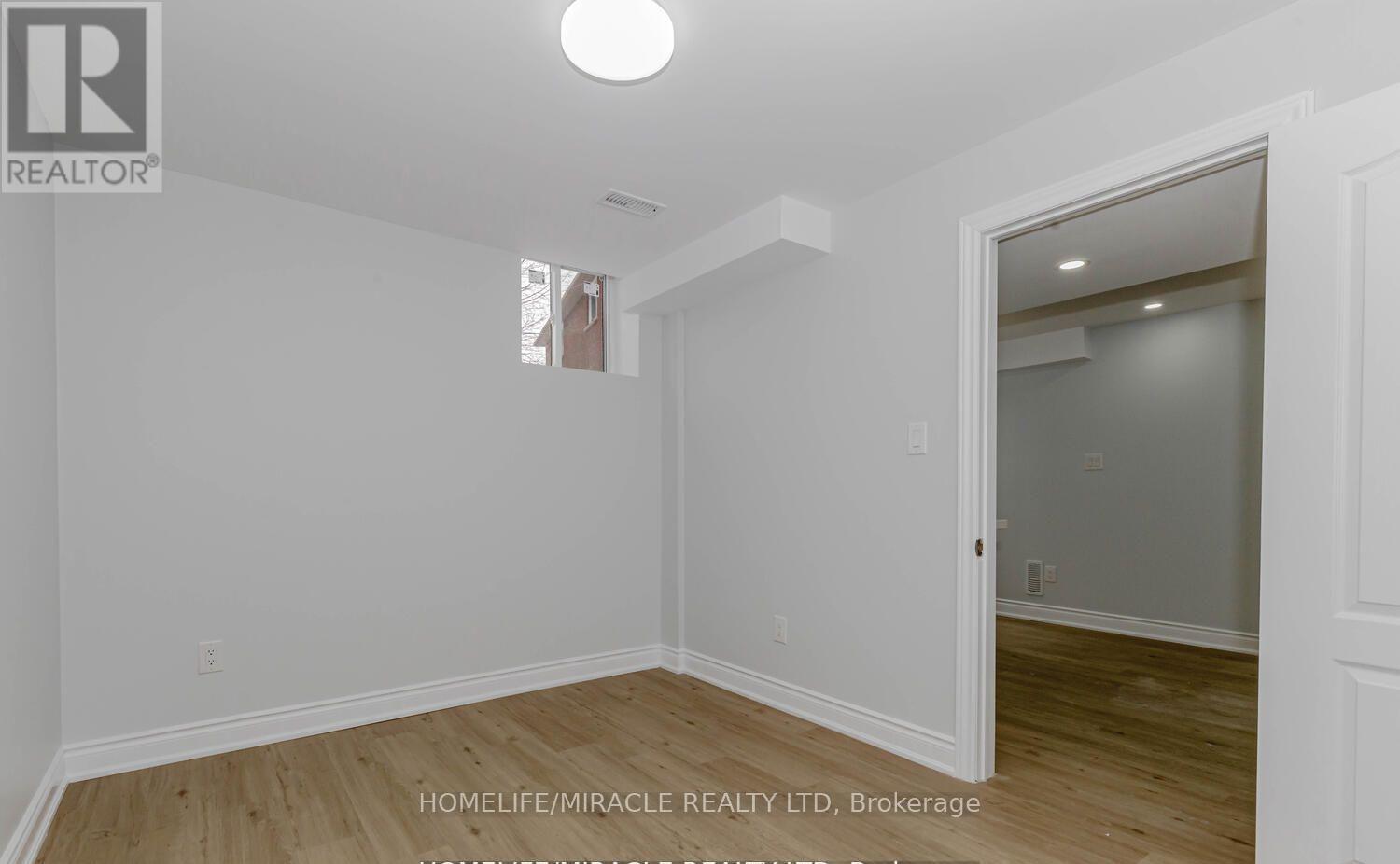 Lower - 44 Leatherhead Court, Brampton, Ontario  L6S 5E8 - Photo 10 - W12650998