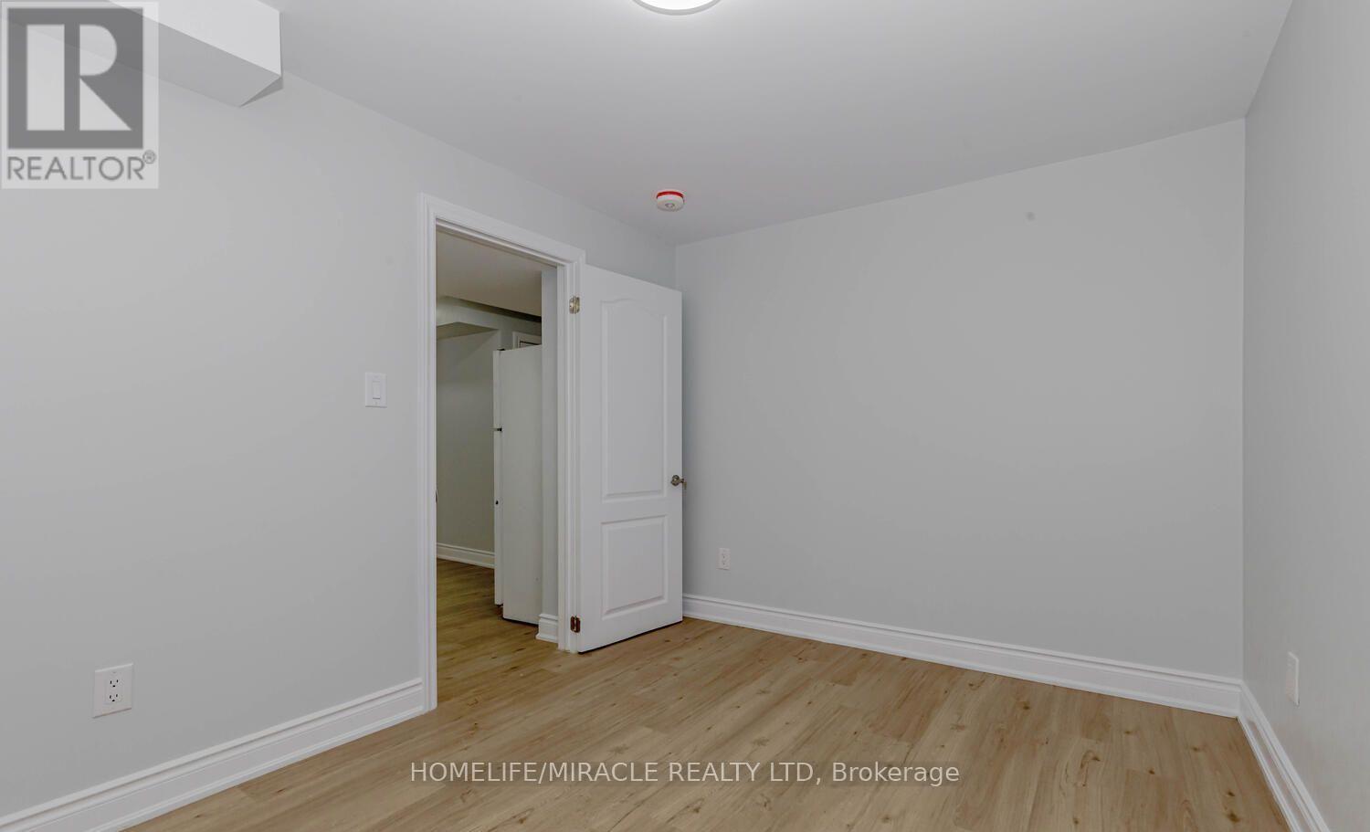 Lower - 44 Leatherhead Court, Brampton, Ontario  L6S 5E8 - Photo 11 - W12650998