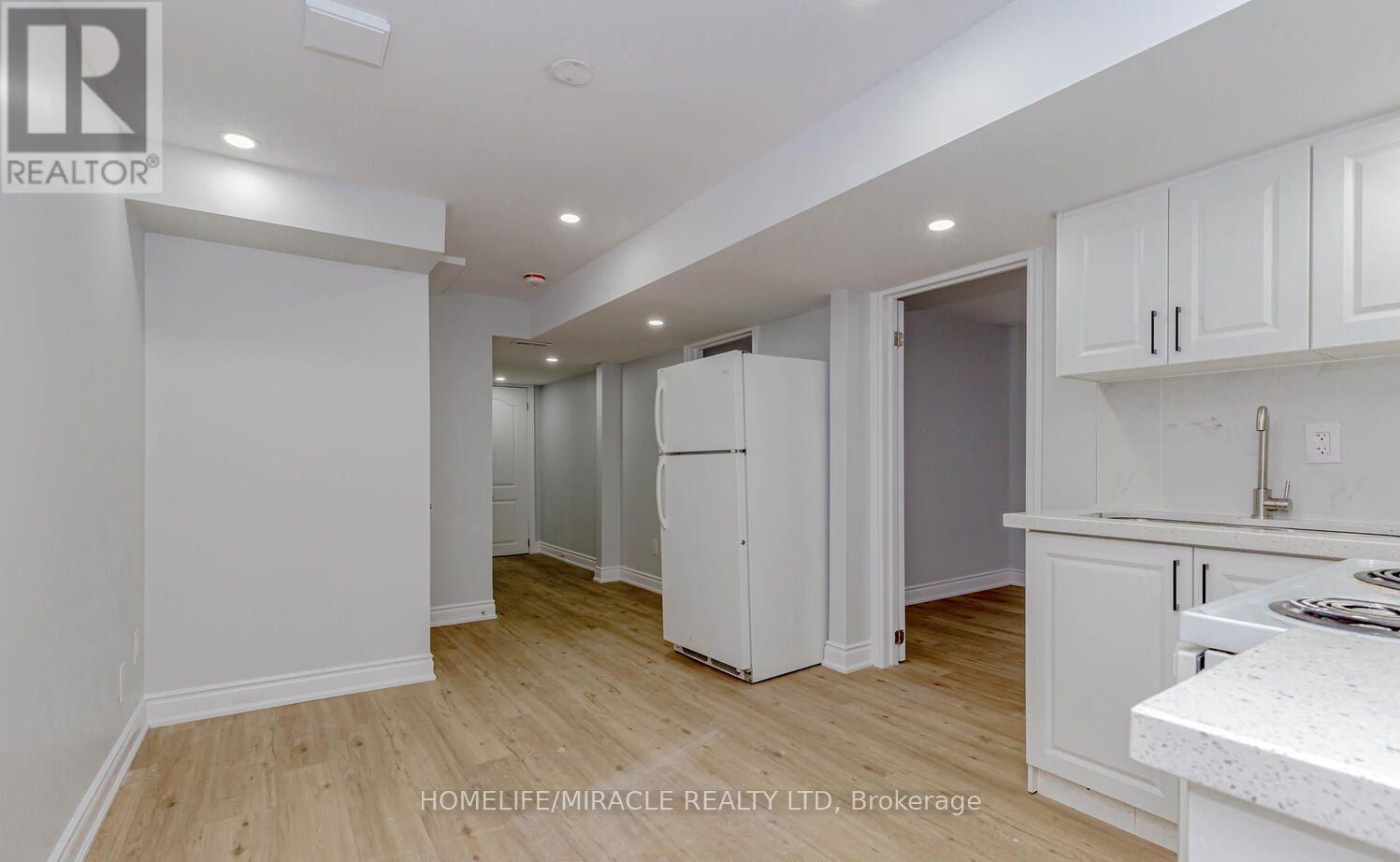 Lower - 44 Leatherhead Court, Brampton, Ontario  L6S 5E8 - Photo 6 - W12650998