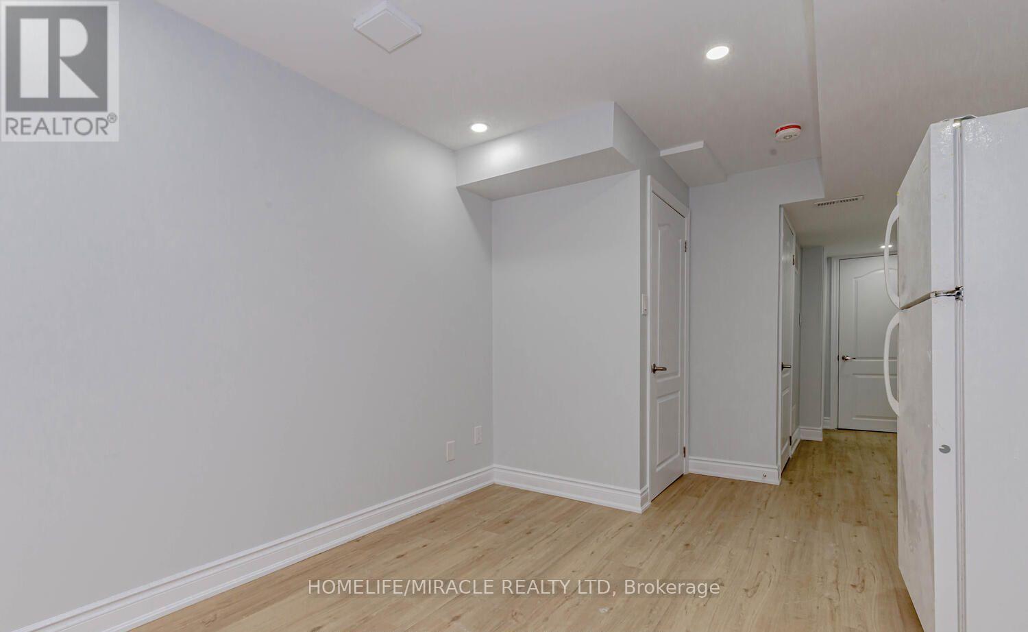 Lower - 44 Leatherhead Court, Brampton, Ontario  L6S 5E8 - Photo 7 - W12650998