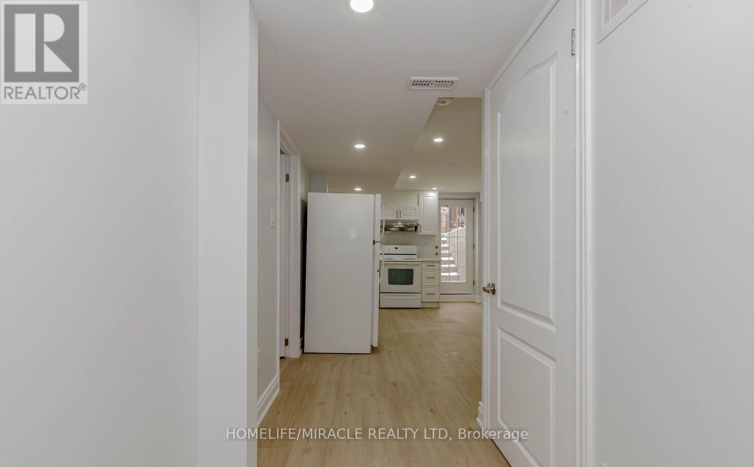 Lower - 44 Leatherhead Court, Brampton, Ontario  L6S 5E8 - Photo 8 - W12650998