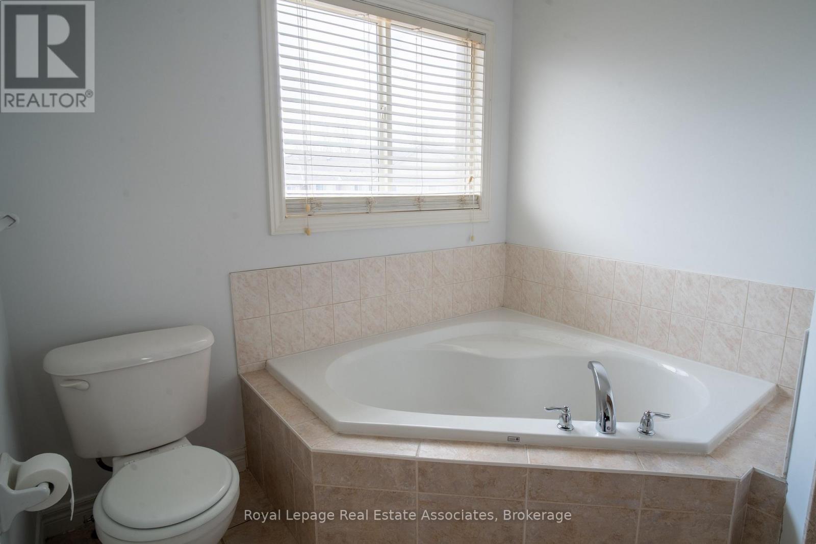 2382 Sequoia Way, Oakville, Ontario  L6M 4V5 - Photo 32 - W12651028