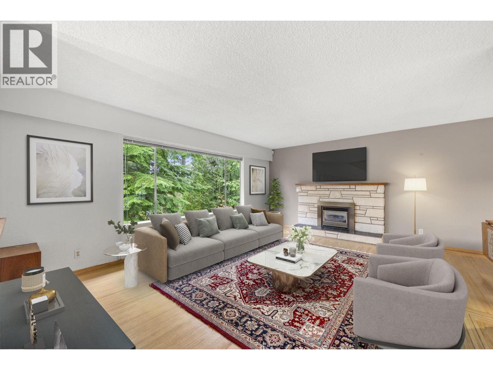 2086 Tompkins Crescent, North Vancouver, British Columbia  V7H 2C8 - Photo 5 - R3071069