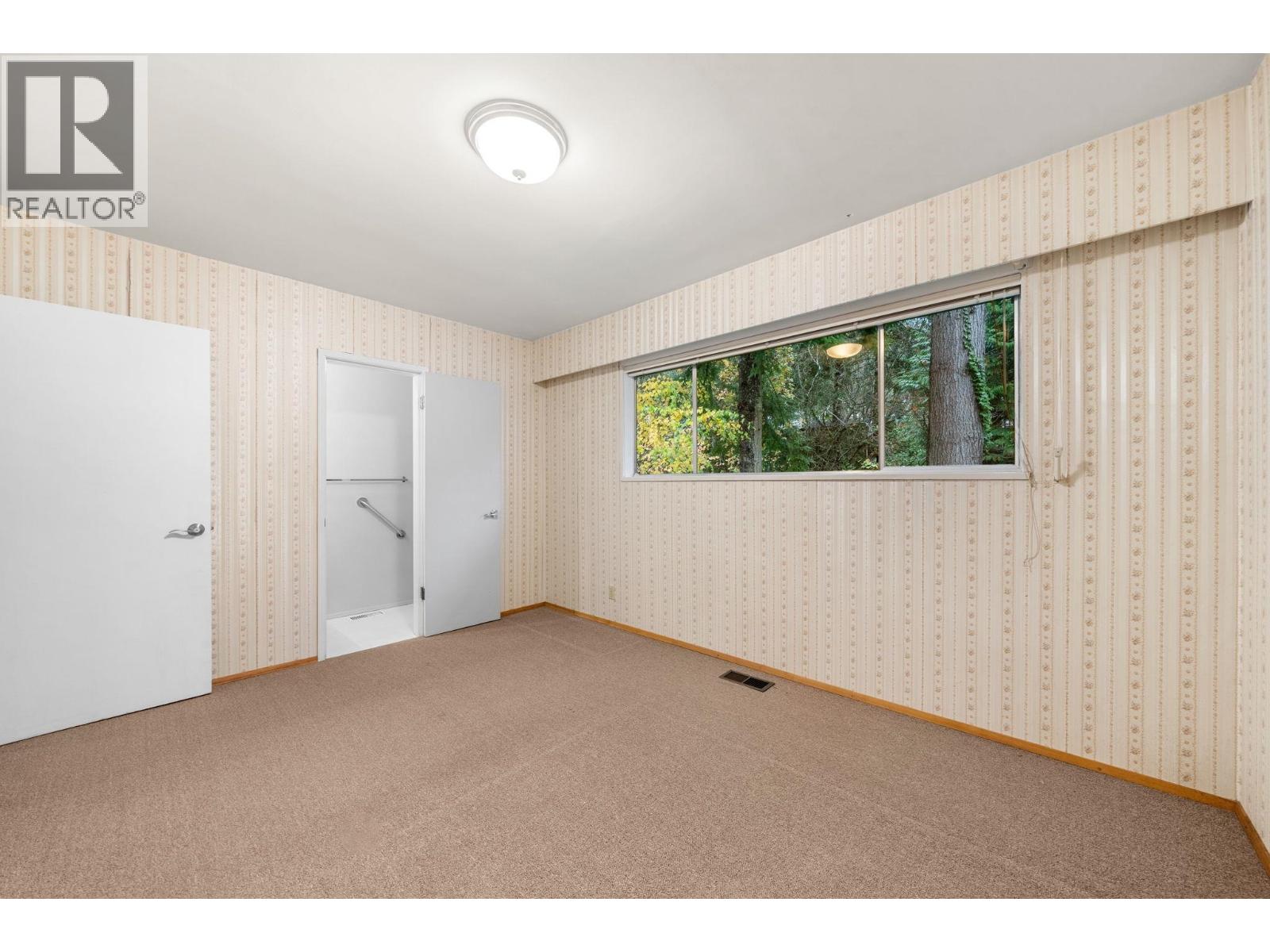 2086 Tompkins Crescent, North Vancouver, British Columbia  V7H 2C8 - Photo 14 - R3071069