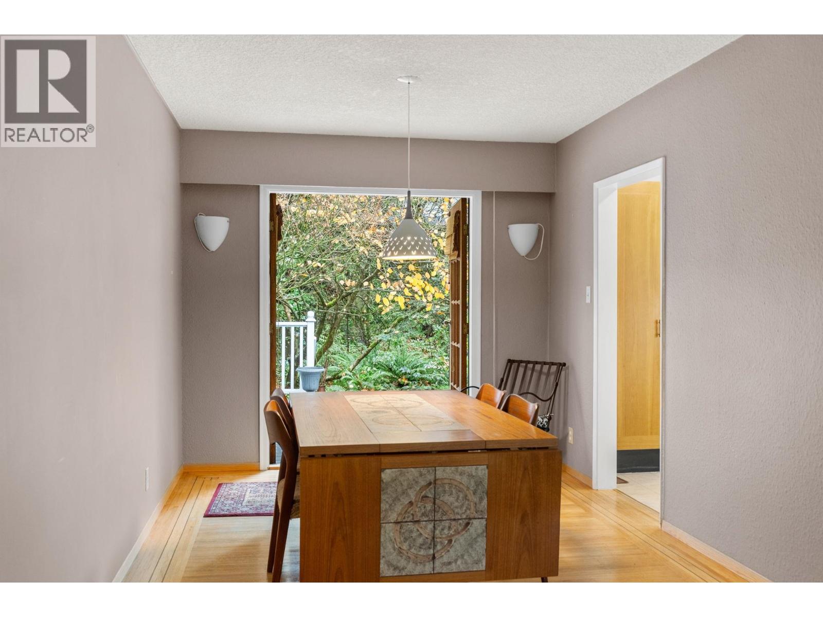 2086 Tompkins Crescent, North Vancouver, British Columbia  V7H 2C8 - Photo 9 - R3071069