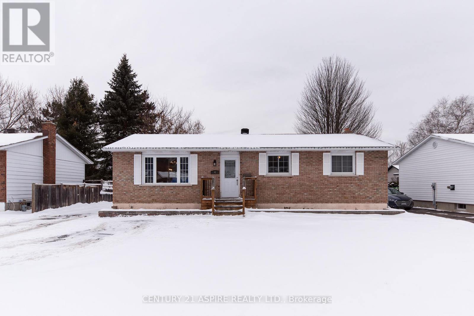 4 James Street, Petawawa, Ontario  K8H 3B5 - Photo 1 - X12606142
