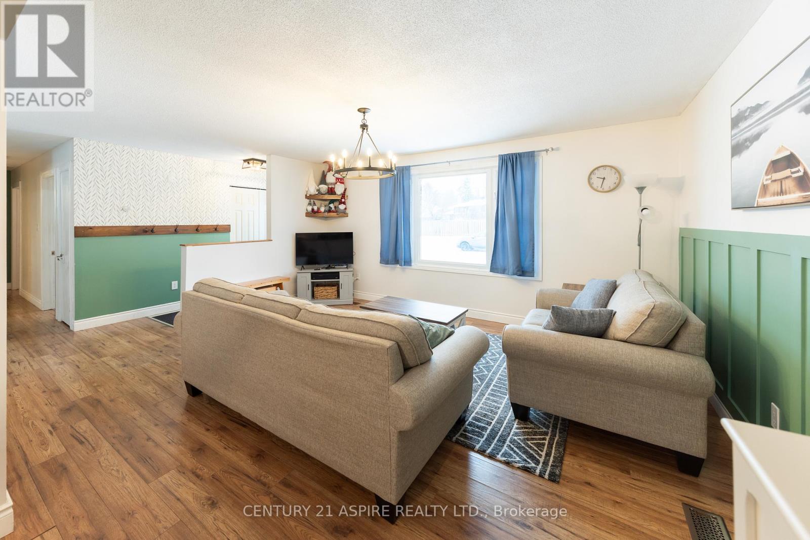 4 James Street, Petawawa, Ontario  K8H 3B5 - Photo 11 - X12606142