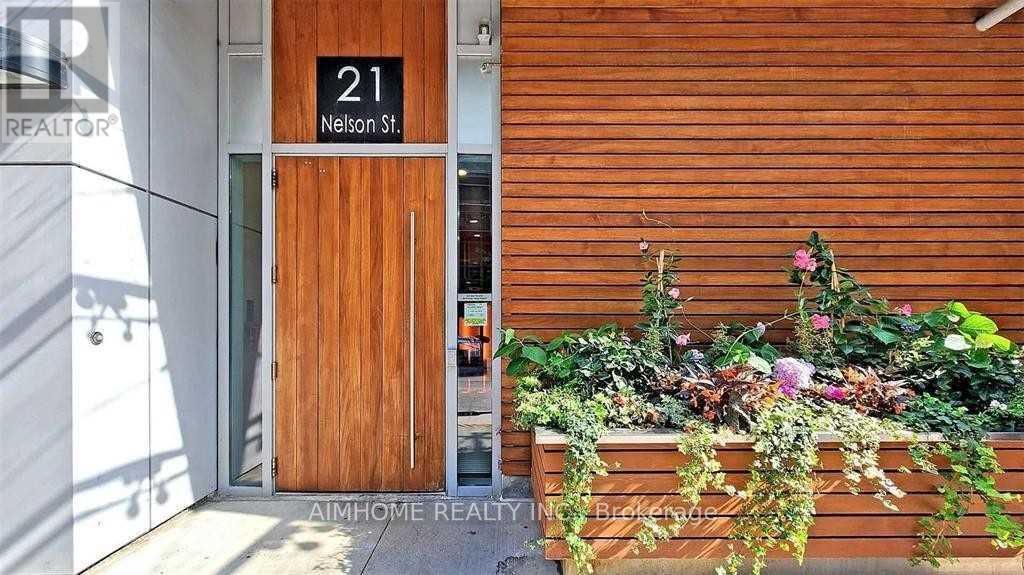602 - 21 NELSON STREET, Toronto, Ontario