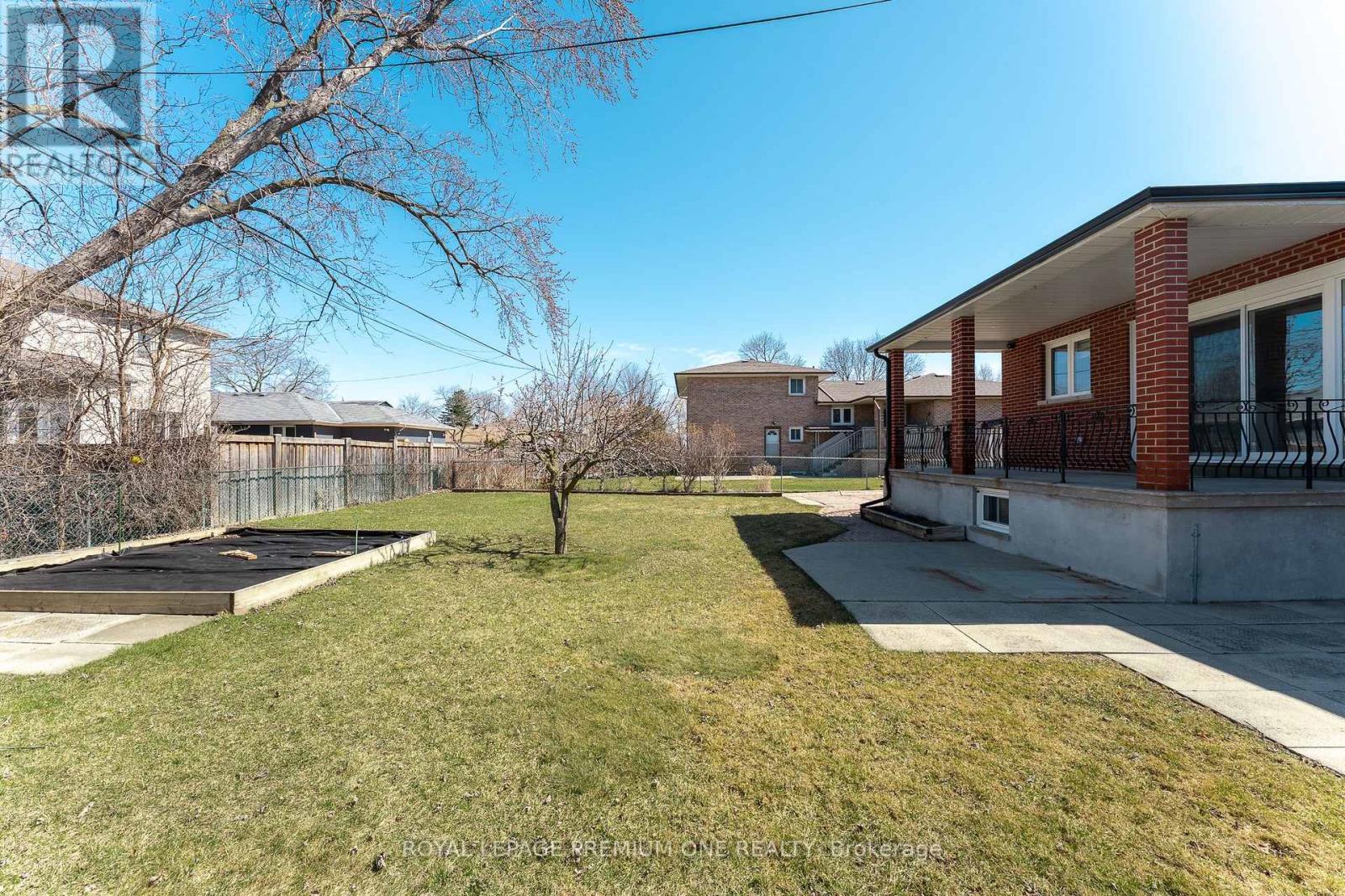 286 Waterloo Avenue S, Toronto, Ontario  M3H 3Z8 - Photo 37 - C12521074