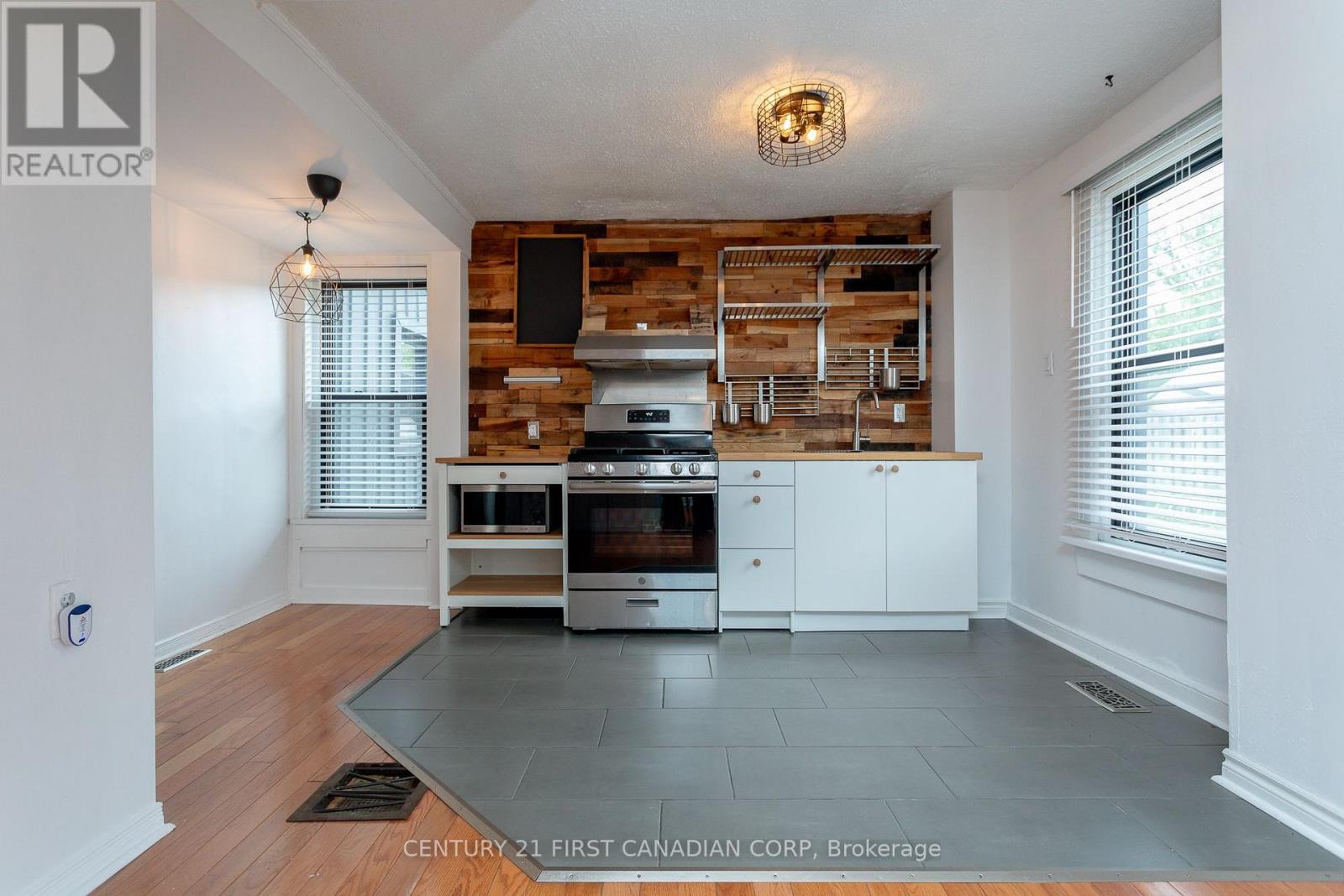 3 - 331 Erie Street, Central Elgin, Ontario  N5L 1E3 - Photo 5 - X12517470