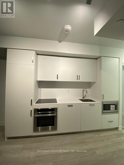 2006 - 88 QUEEN STREET E, Toronto, Ontario