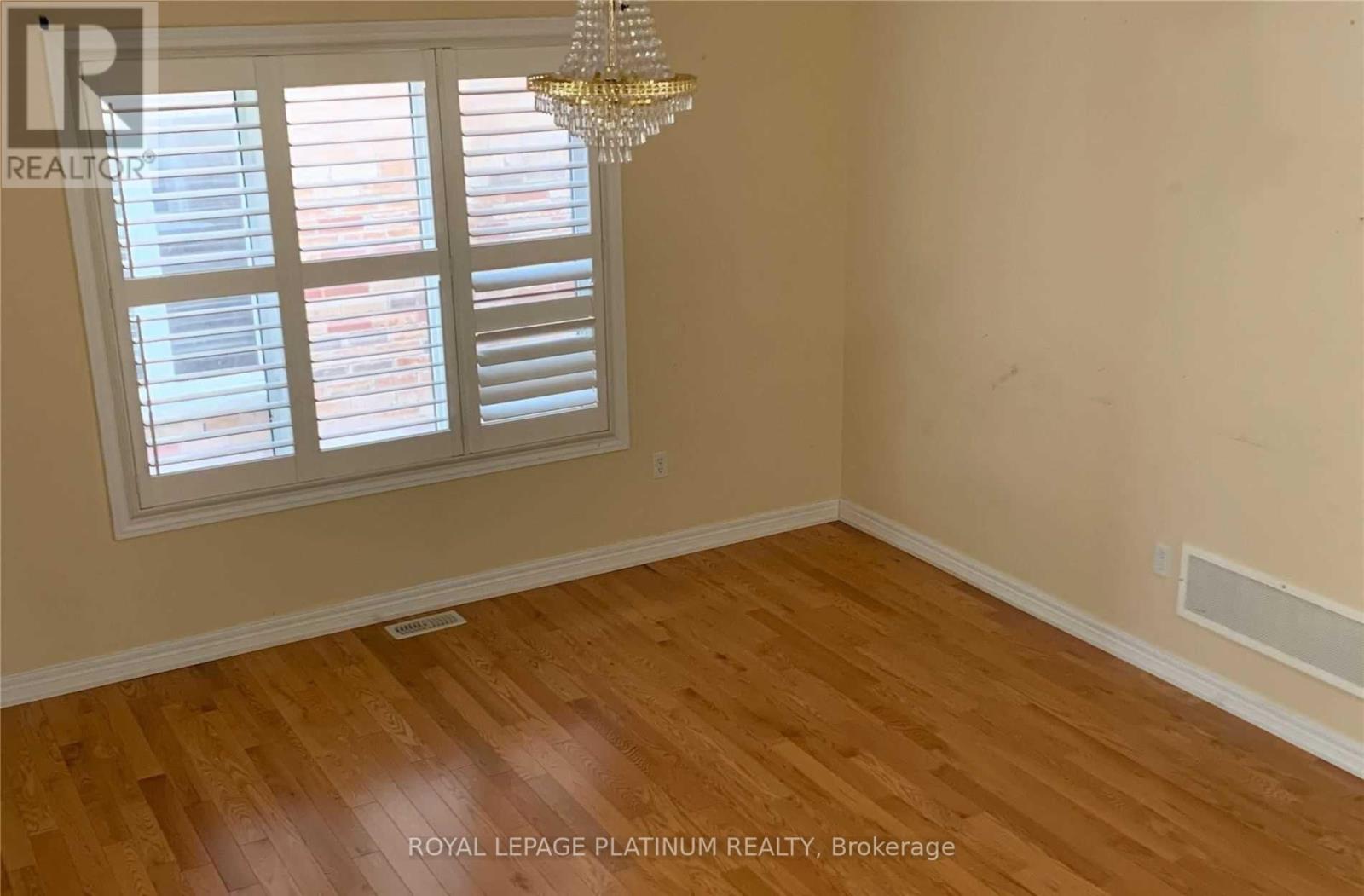 Upper - 121 Young Drive, Brampton, Ontario  L6Y 0N9 - Photo 9 - W12651042