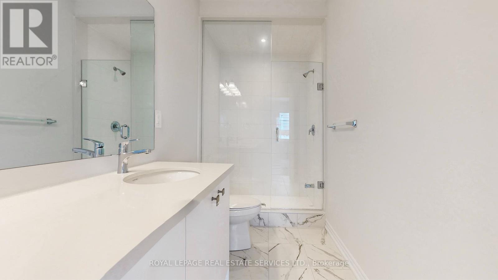 5919 Saigon Street, Mississauga, Ontario  L5V 0E9 - Photo 17 - W12651044