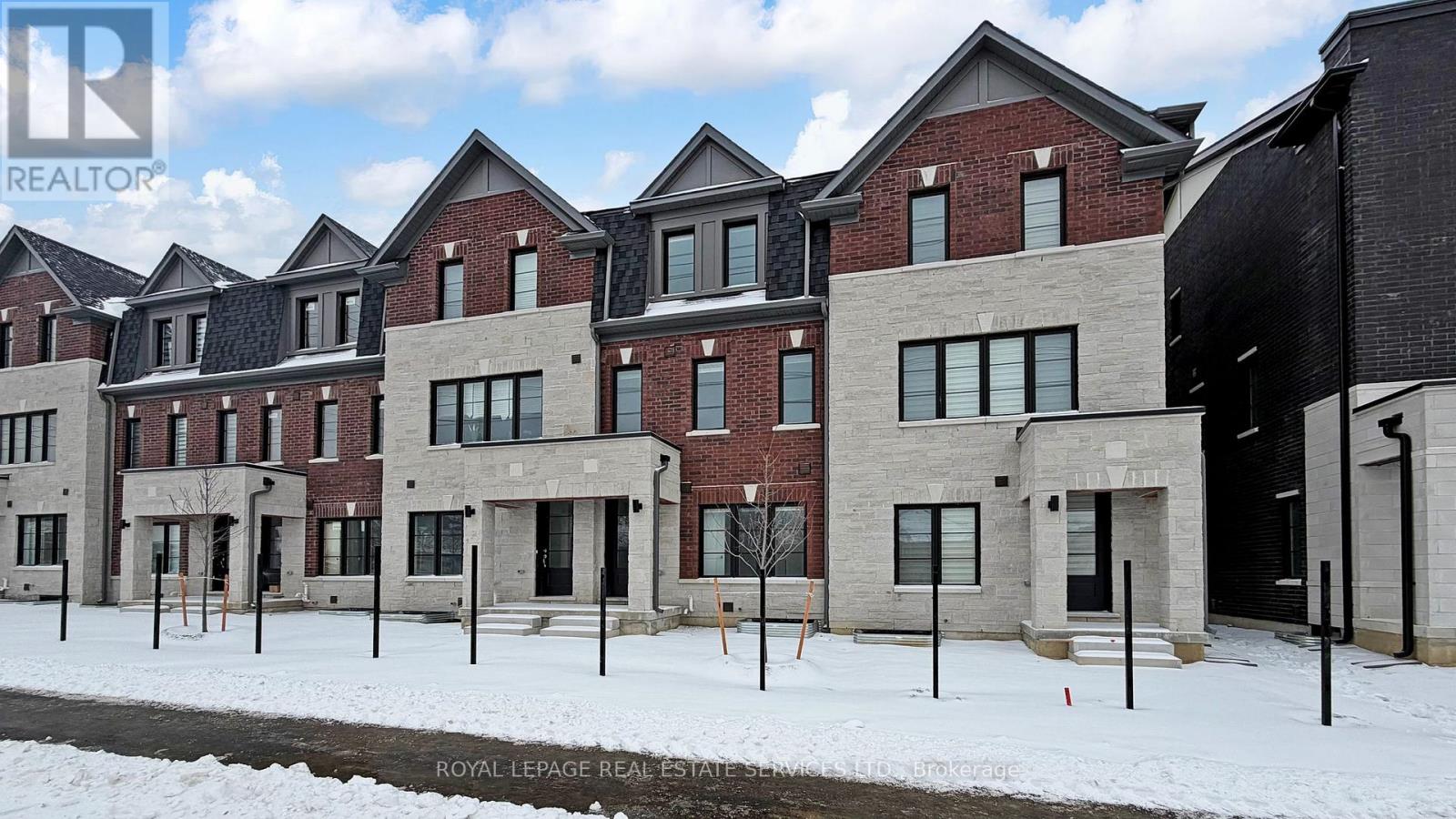 5919 Saigon Street, Mississauga, Ontario  L5V 0E9 - Photo 3 - W12651044