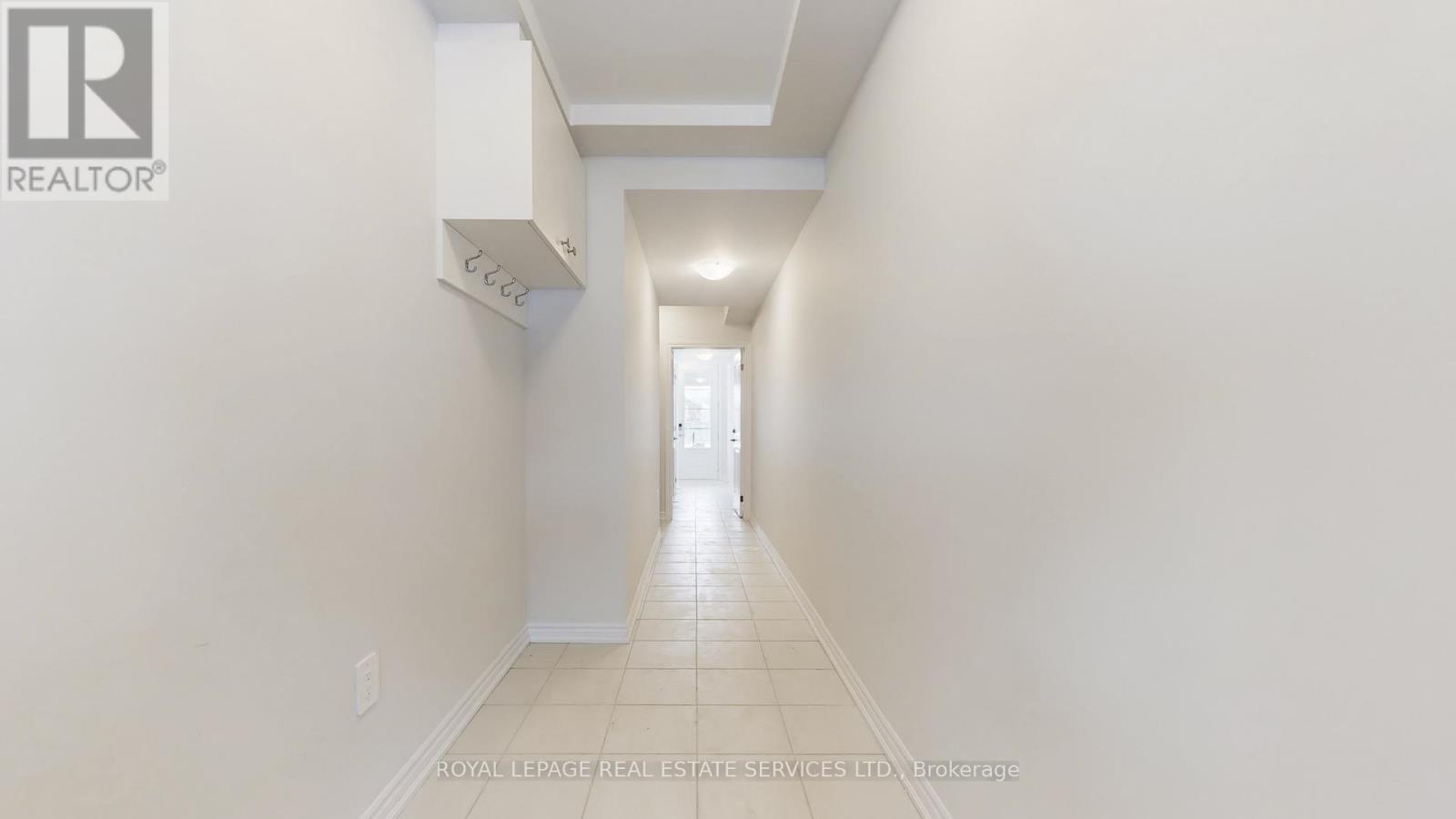 5919 Saigon Street, Mississauga, Ontario  L5V 0E9 - Photo 6 - W12651044