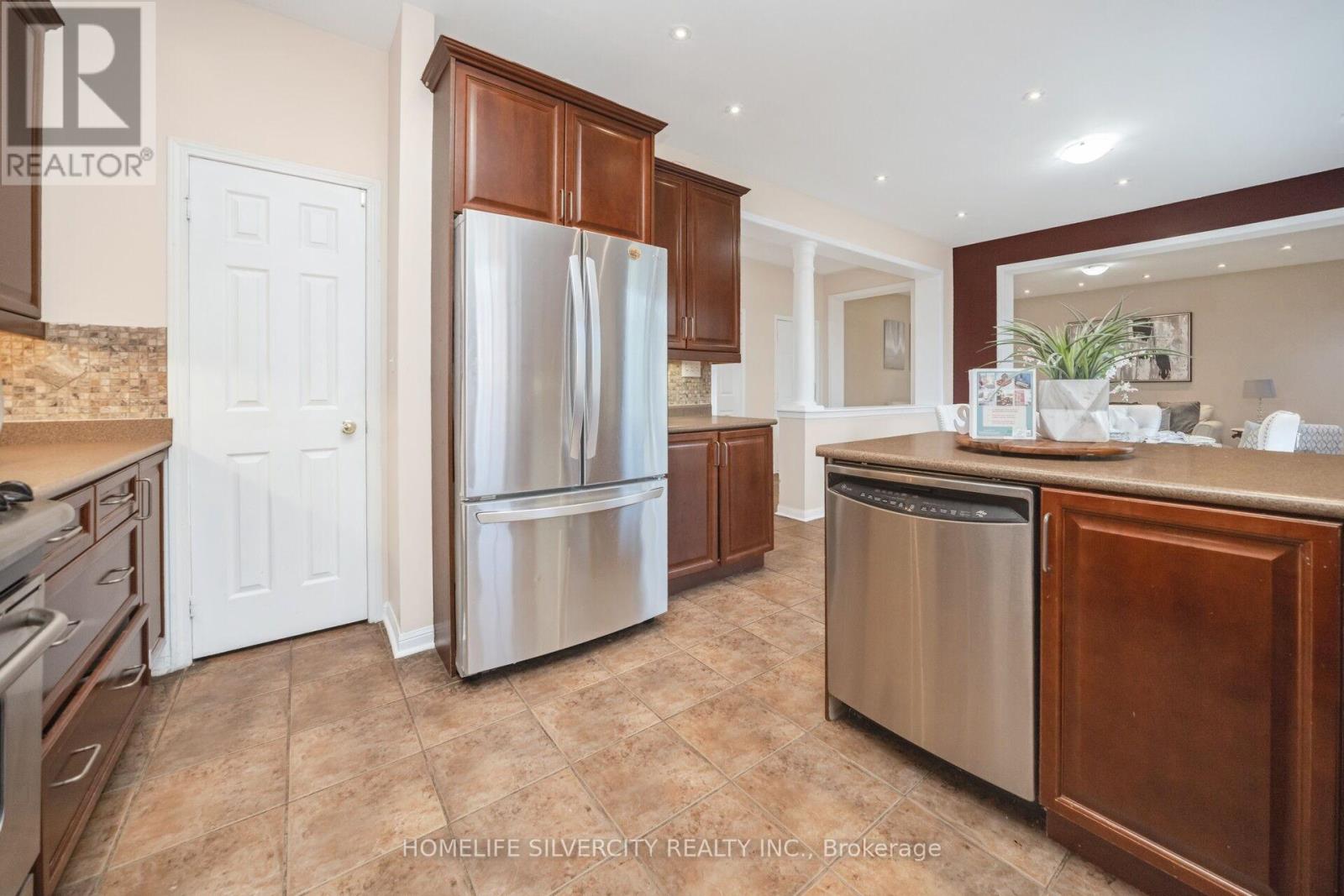 14 Alboreto Way, Brampton, Ontario  L6X 0N5 - Photo 13 - W12651046