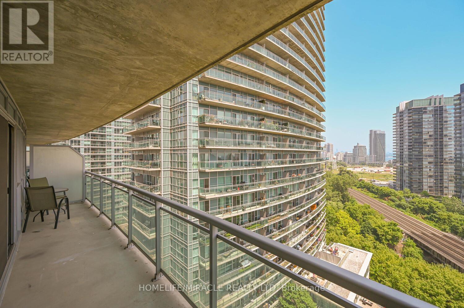 1401 - 155 Legion Road N, Toronto, Ontario  M8Y 0A7 - Photo 29 - W12651050