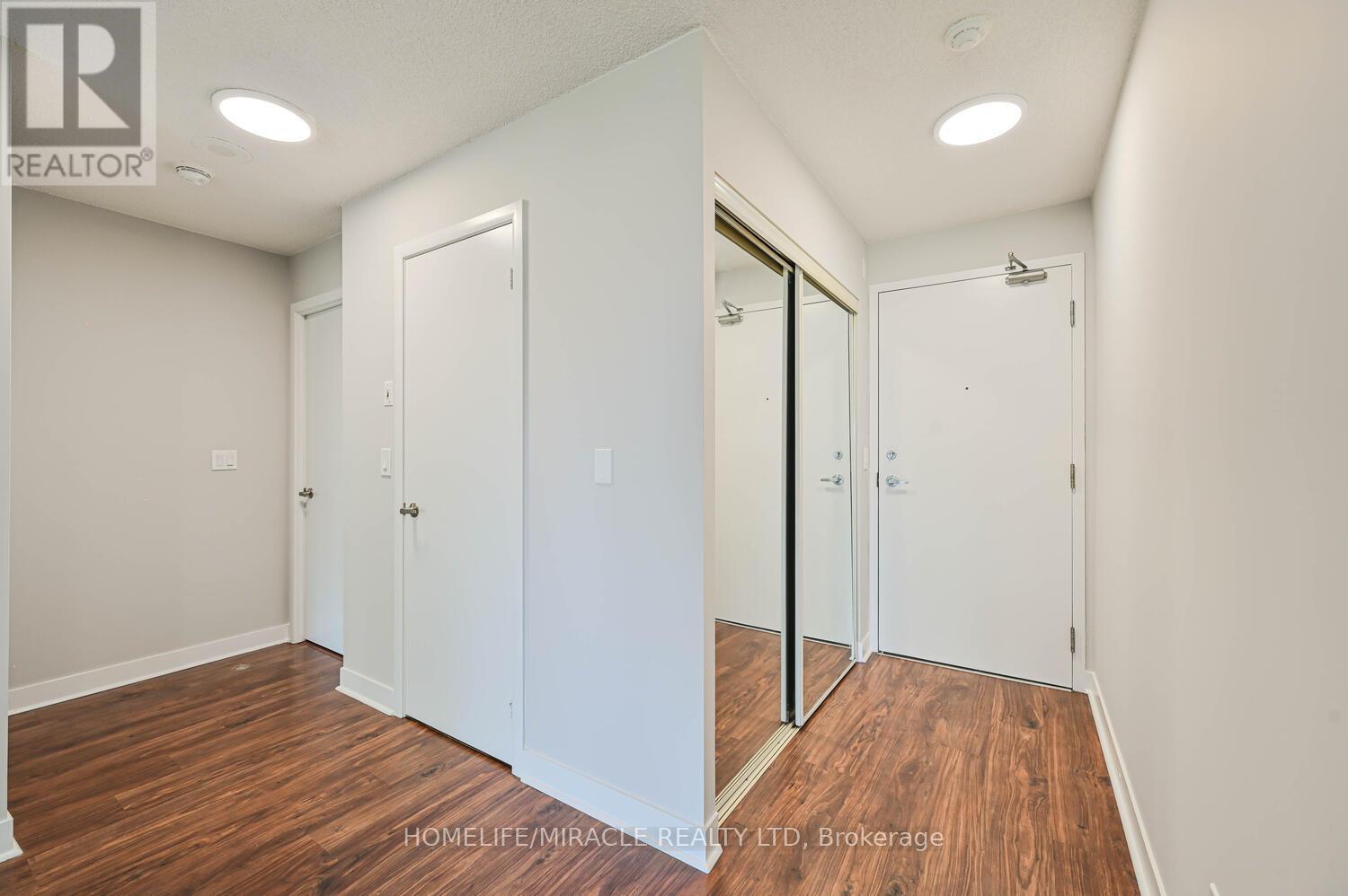 1401 - 155 Legion Road N, Toronto, Ontario  M8Y 0A7 - Photo 9 - W12651050