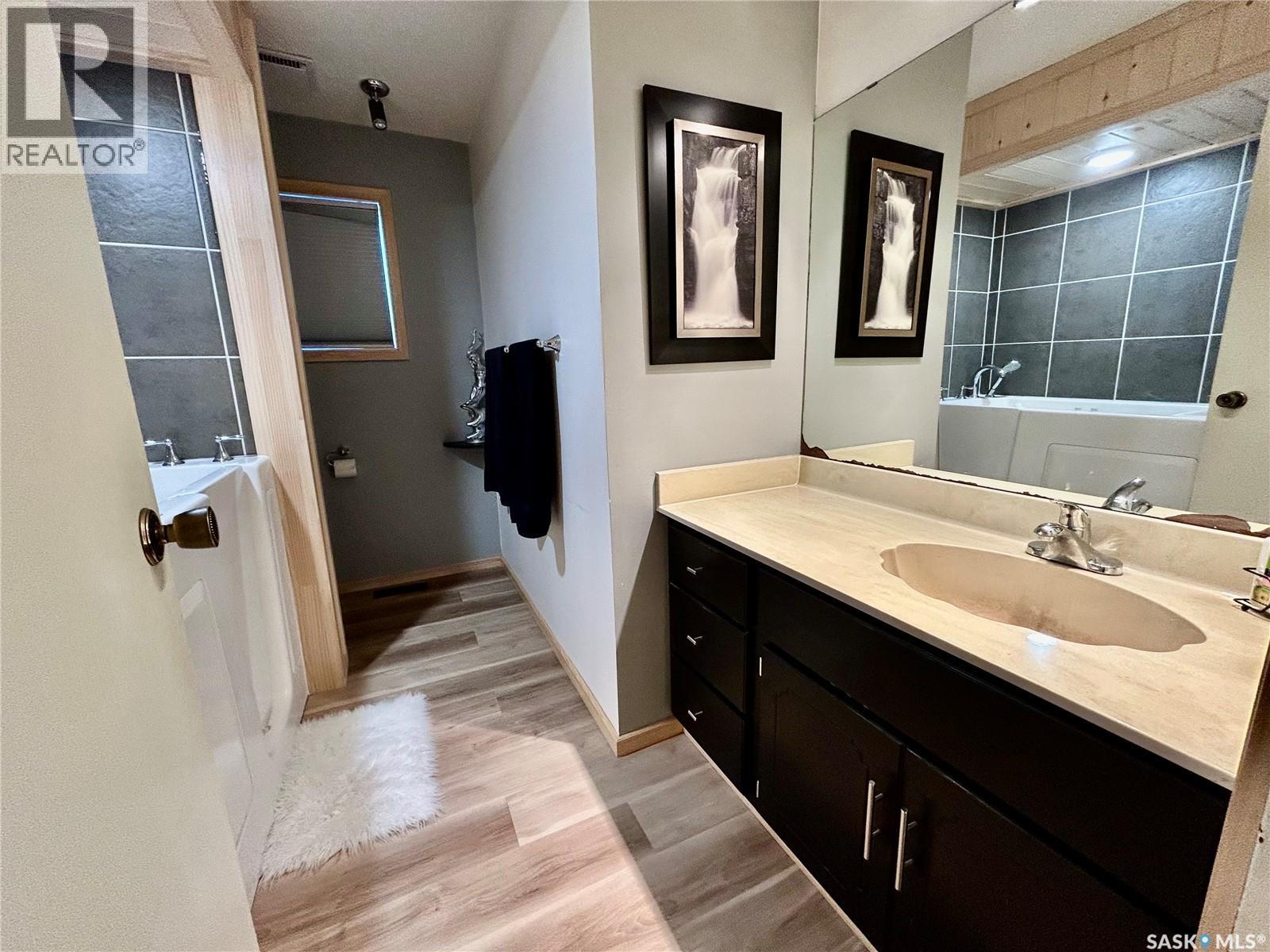 700 9th Avenue W, Nipawin, Saskatchewan  S0E 1E0 - Photo 14 - SK025908