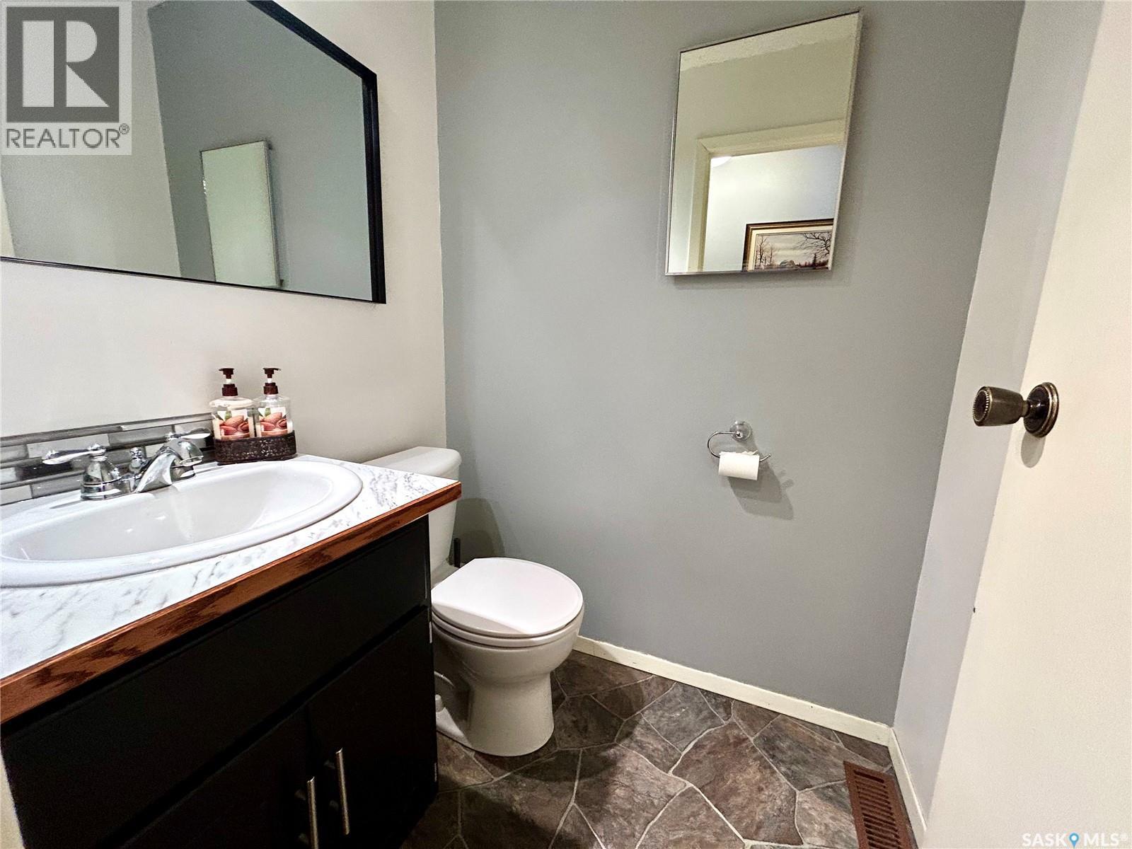 700 9th Avenue W, Nipawin, Saskatchewan  S0E 1E0 - Photo 18 - SK025908