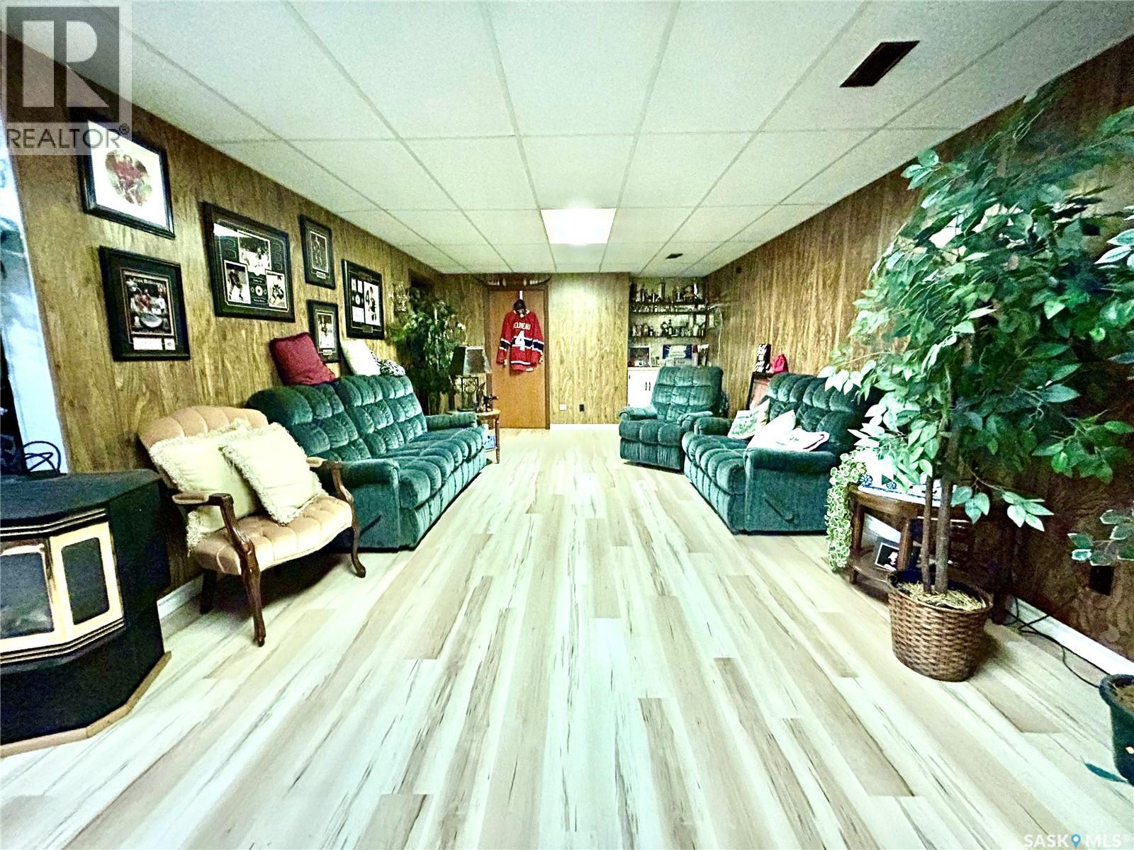 700 9th Avenue W, Nipawin, Saskatchewan  S0E 1E0 - Photo 25 - SK025908