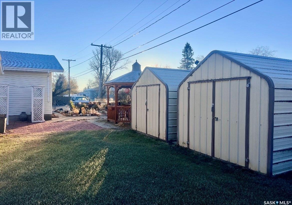 700 9th Avenue W, Nipawin, Saskatchewan  S0E 1E0 - Photo 35 - SK025908