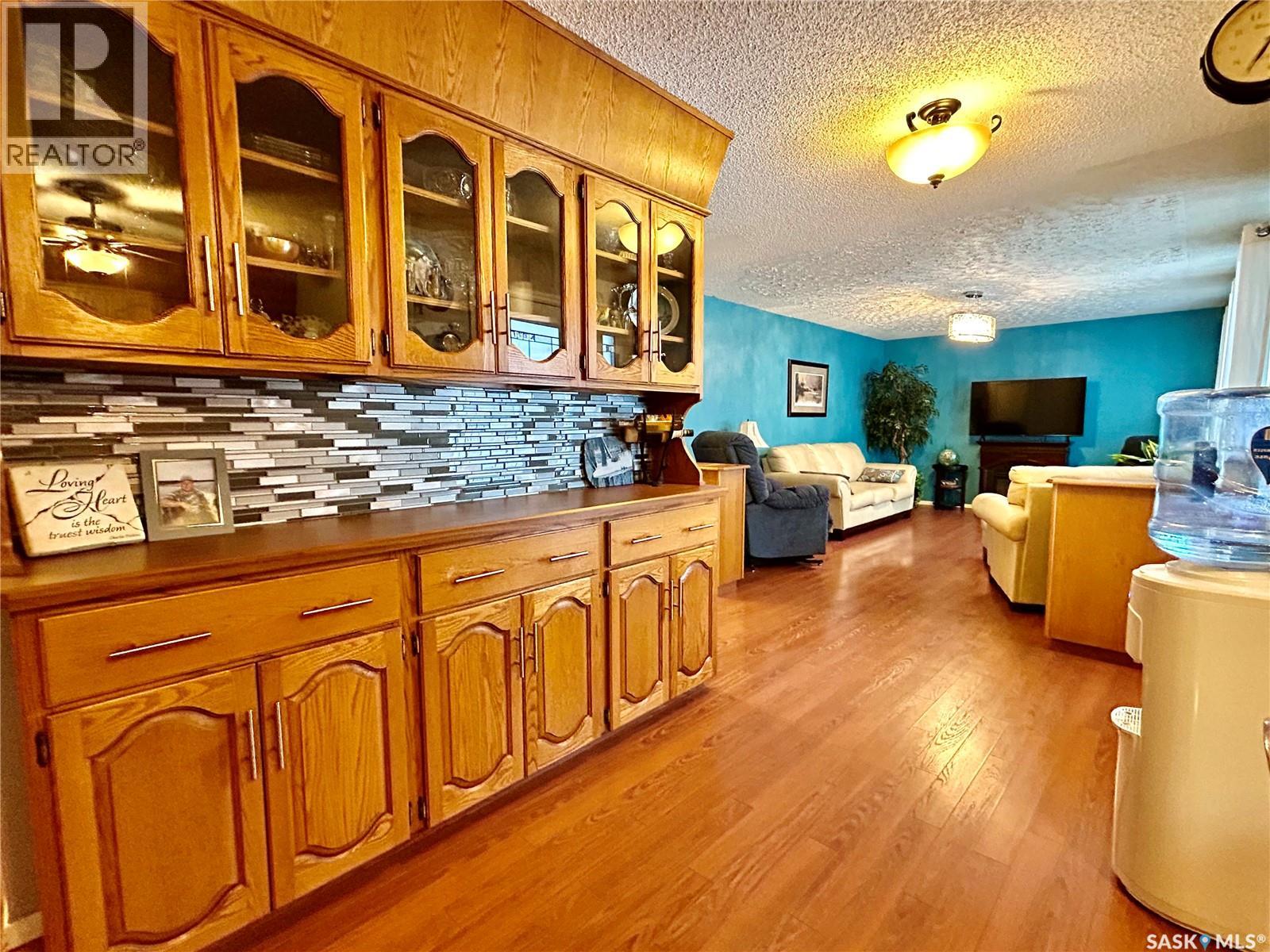 700 9th Avenue W, Nipawin, Saskatchewan  S0E 1E0 - Photo 6 - SK025908