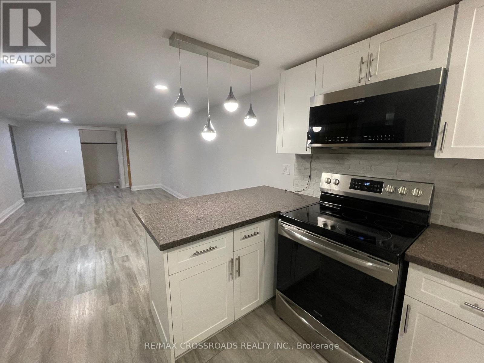 Lower - 493 Upper Gage Avenue, Hamilton, Ontario  L8V 4J2 - Photo 2 - X12651048