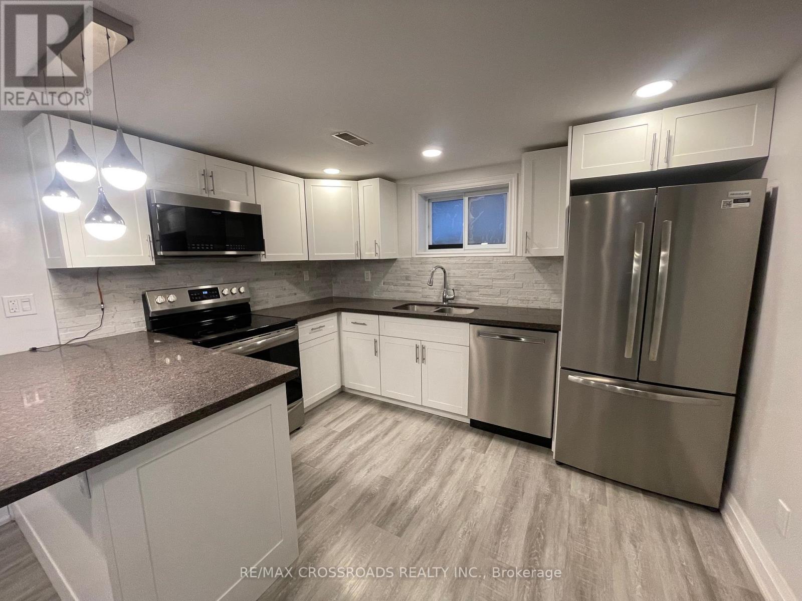 Lower - 493 Upper Gage Avenue, Hamilton, Ontario  L8V 4J2 - Photo 3 - X12651048