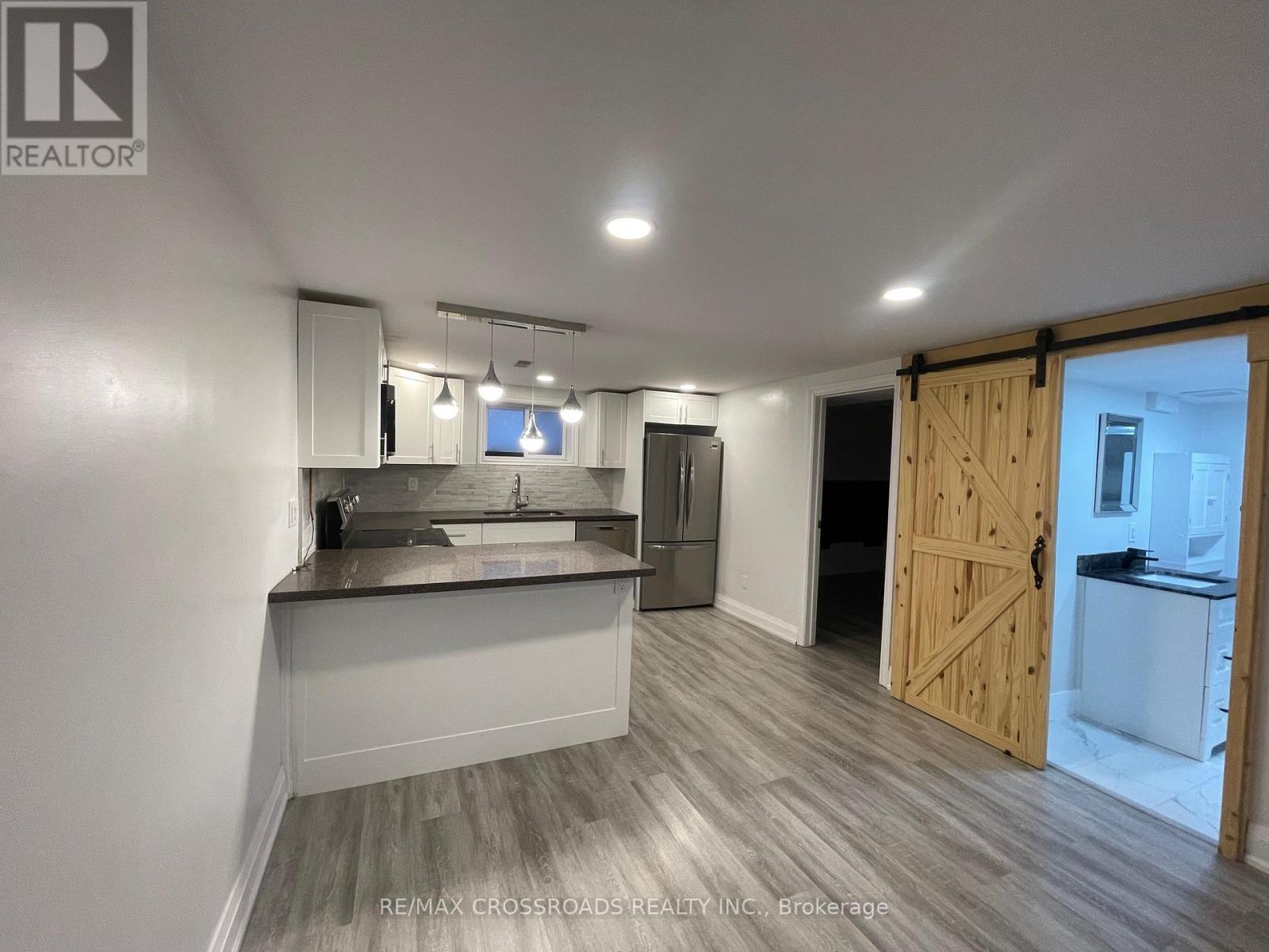 Lower - 493 Upper Gage Avenue, Hamilton, Ontario  L8V 4J2 - Photo 5 - X12651048