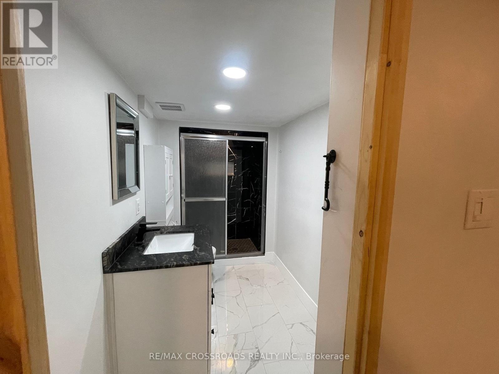 Lower - 493 Upper Gage Avenue, Hamilton, Ontario  L8V 4J2 - Photo 8 - X12651048