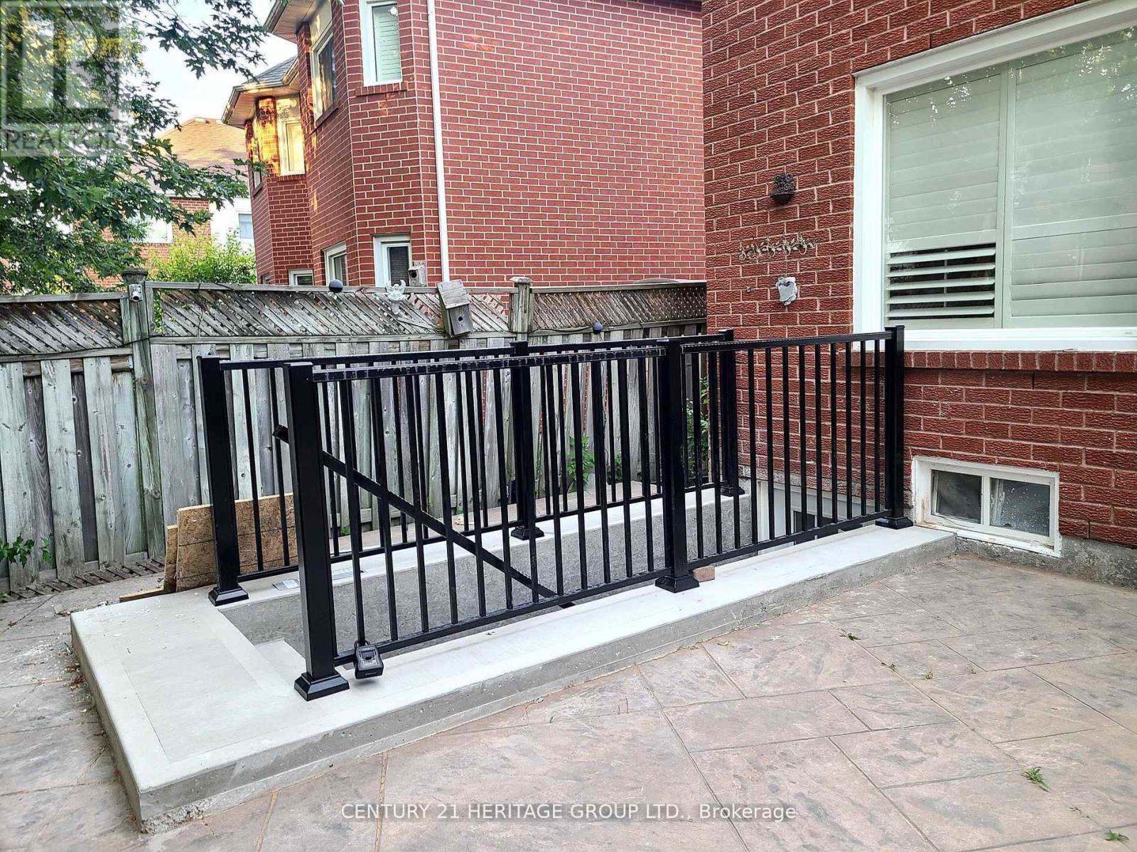 Bsmt - 3937 Worthview Place, Mississauga, Ontario  L5N 6S7 - Photo 2 - W12651072