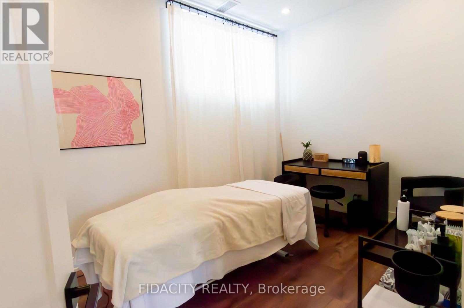 99 Fourth Avenue, Ottawa, Ontario  K1S 2L1 - Photo 8 - X12651076