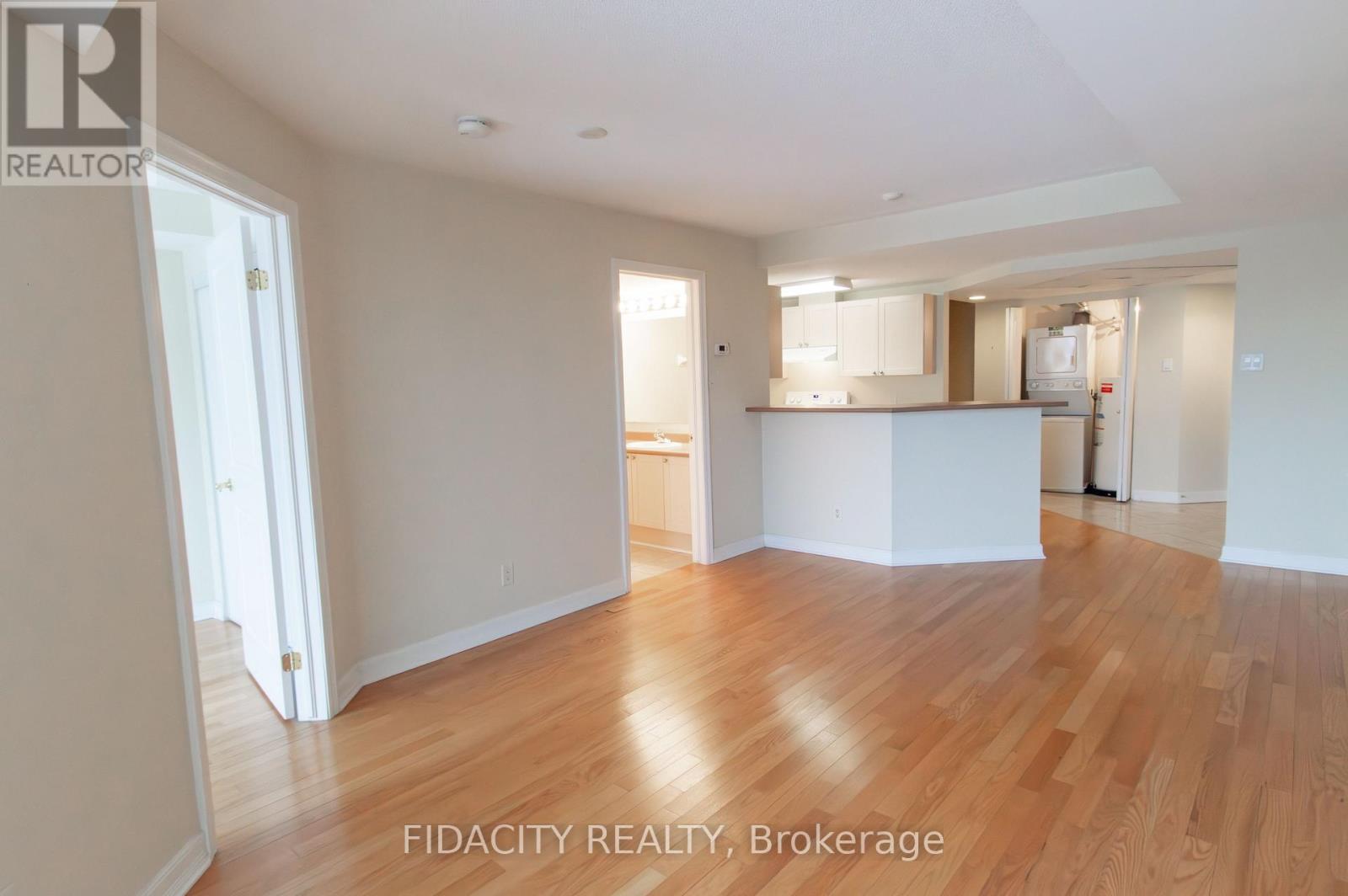6e - 310 Central Park Drive, Ottawa, Ontario  K2C 4G4 - Photo 6 - X12651080