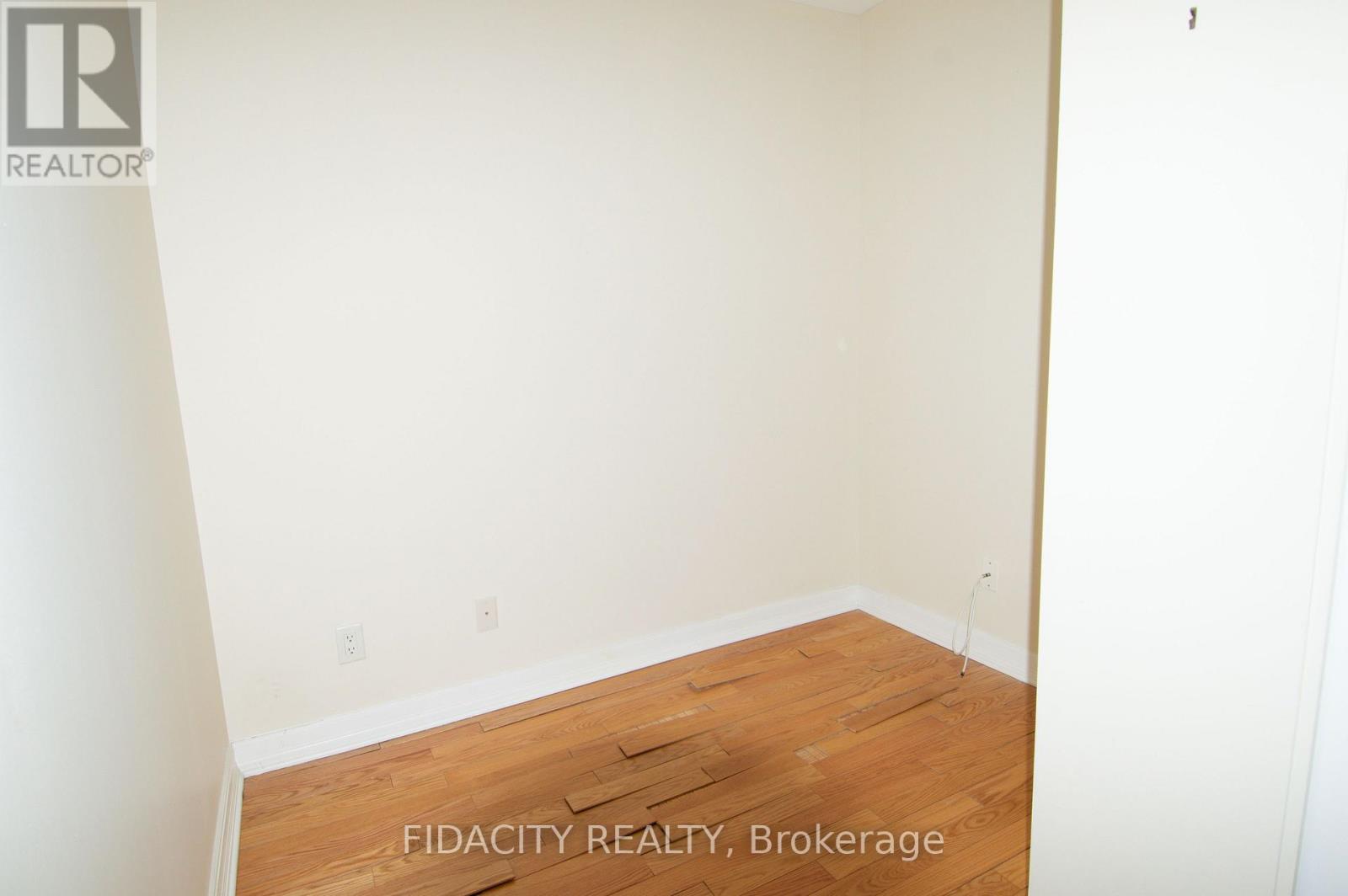 6e - 310 Central Park Drive, Ottawa, Ontario  K2C 4G4 - Photo 9 - X12651080