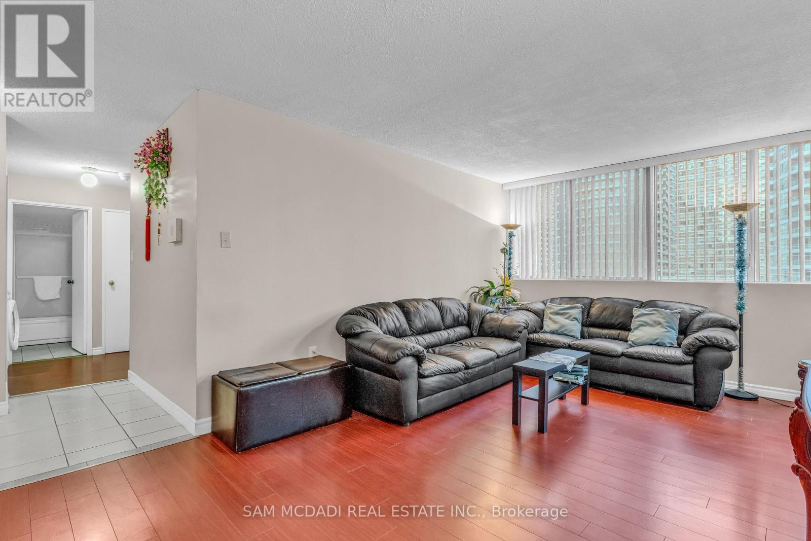 605 - 3590 Kaneff Crescent, Mississauga, Ontario  K5A 3X3 - Photo 7 - W12651086
