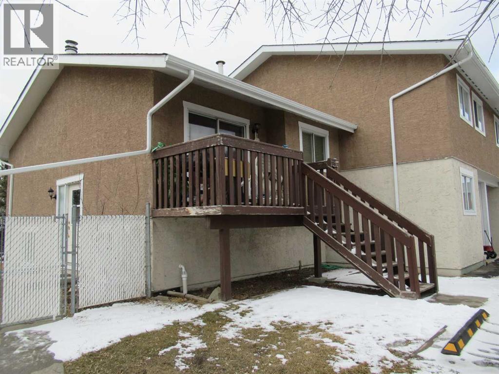 18, 420 Center Street  N, Sundre, Alberta