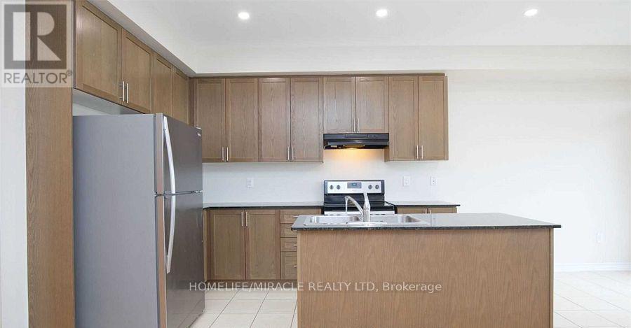 54 Agava Street, Brampton, Ontario  L7A 4S4 - Photo 10 - W12526352