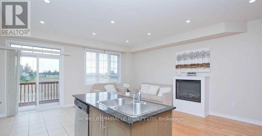 54 Agava Street, Brampton, Ontario  L7A 4S4 - Photo 2 - W12526352