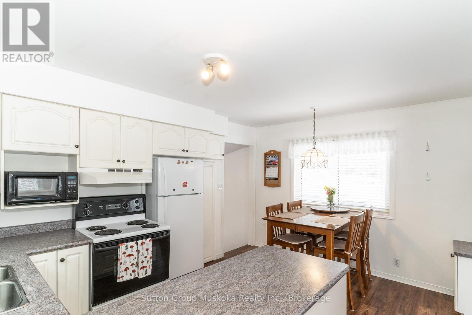 64 Spruce Drive, Huntsville, Ontario  P0B 1L0 - Photo 10 - X12614814