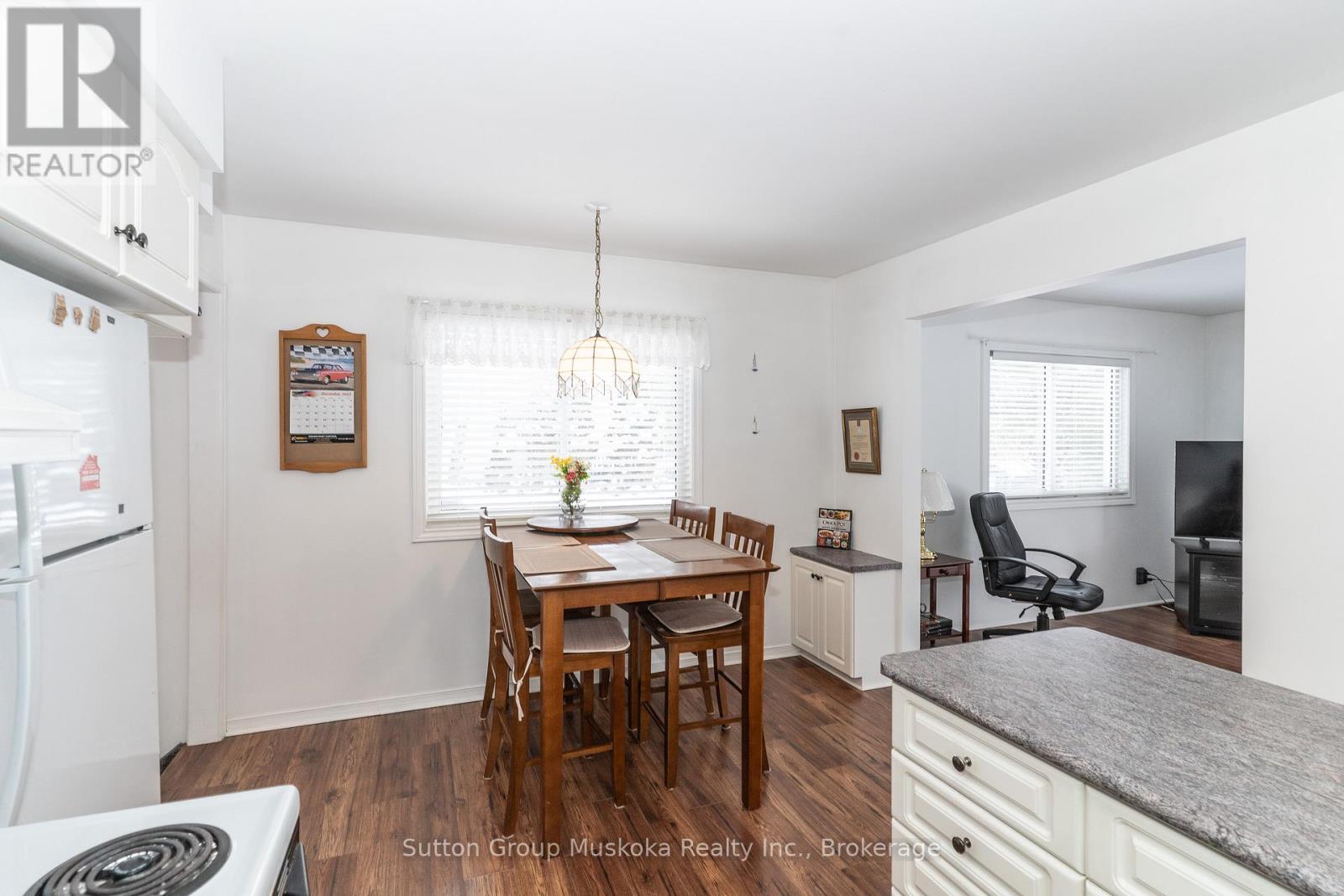 64 Spruce Drive, Huntsville, Ontario  P0B 1L0 - Photo 8 - X12614814