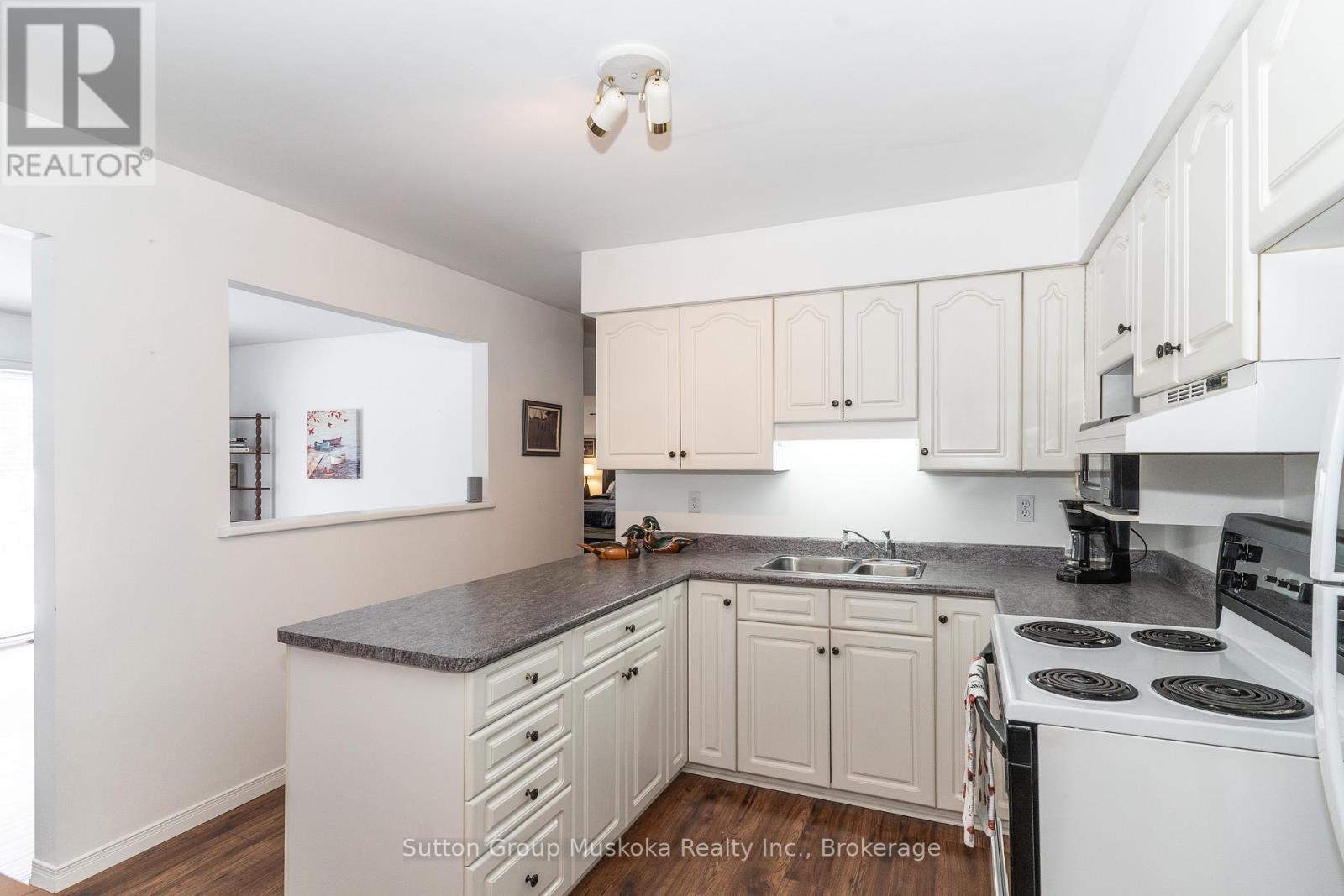 64 Spruce Drive, Huntsville, Ontario  P0B 1L0 - Photo 7 - X12614814