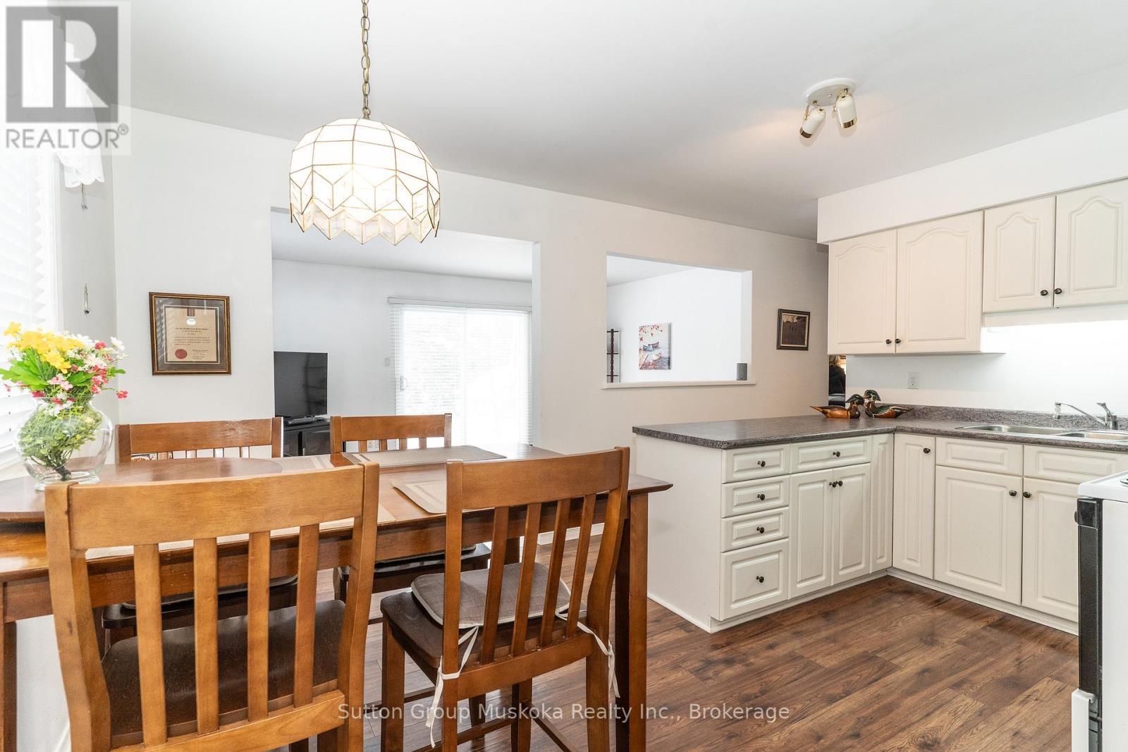 64 Spruce Drive, Huntsville, Ontario  P0B 1L0 - Photo 6 - X12614814