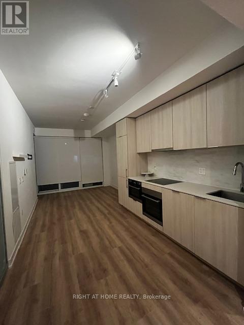 708 - 15 Queens Quay Street E, Toronto, Ontario  M5E 0A4 - Photo 2 - C12651104