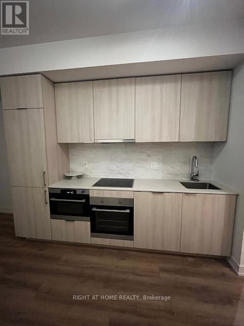 708 - 15 Queens Quay Street E, Toronto, Ontario  M5E 0A4 - Photo 3 - C12651104