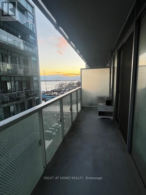 708 - 15 Queens Quay Street E, Toronto, Ontario  M5E 0A4 - Photo 5 - C12651104