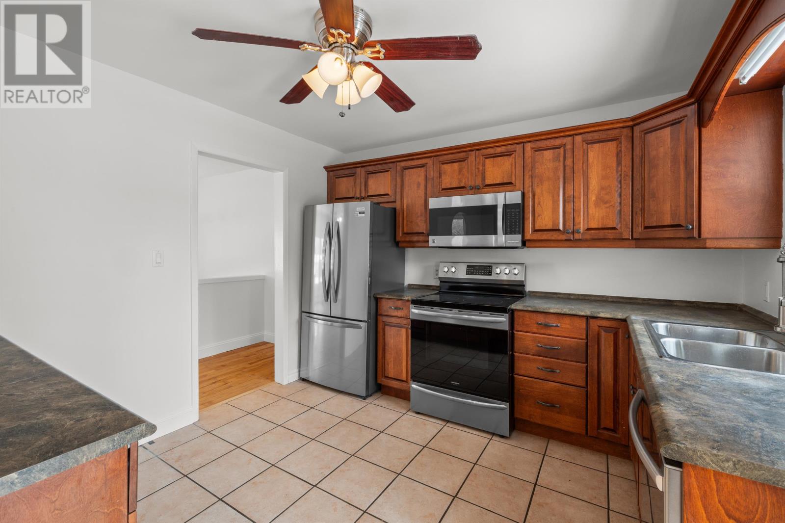 5 Ferguson Drive, Stratford, Prince Edward Island  C1B 1B6 - Photo 13 - 202529715