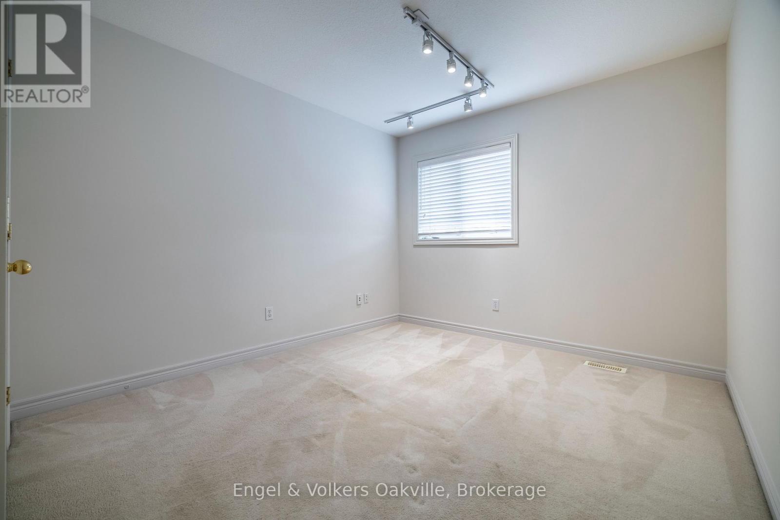 17 - 2169 Orchard Road S, Burlington, Ontario  L7L 7H9 - Photo 27 - W12509046