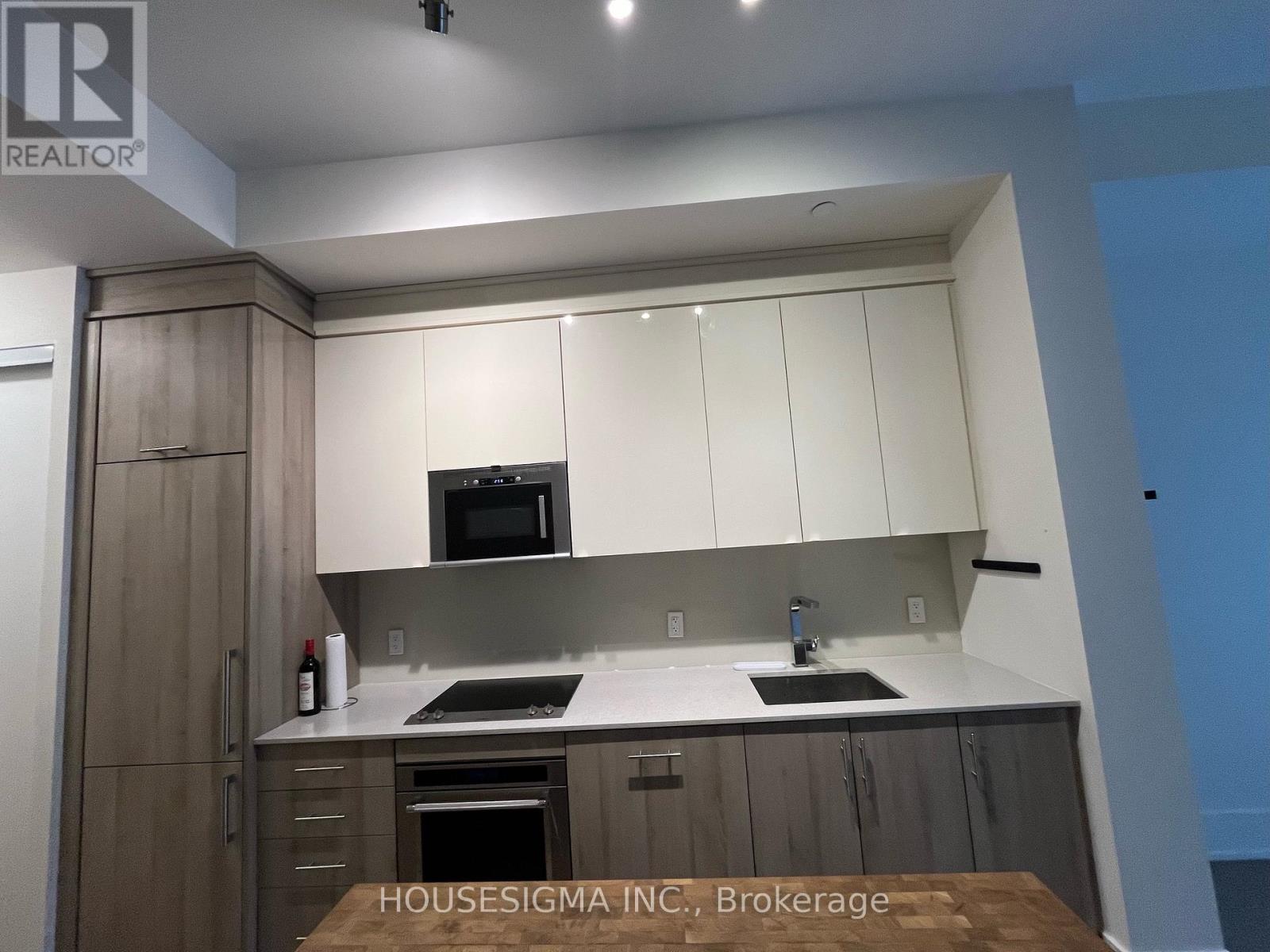 2717 - 330 Richmond Street W, Toronto, Ontario  M5V 1X2 - Photo 8 - C12651122