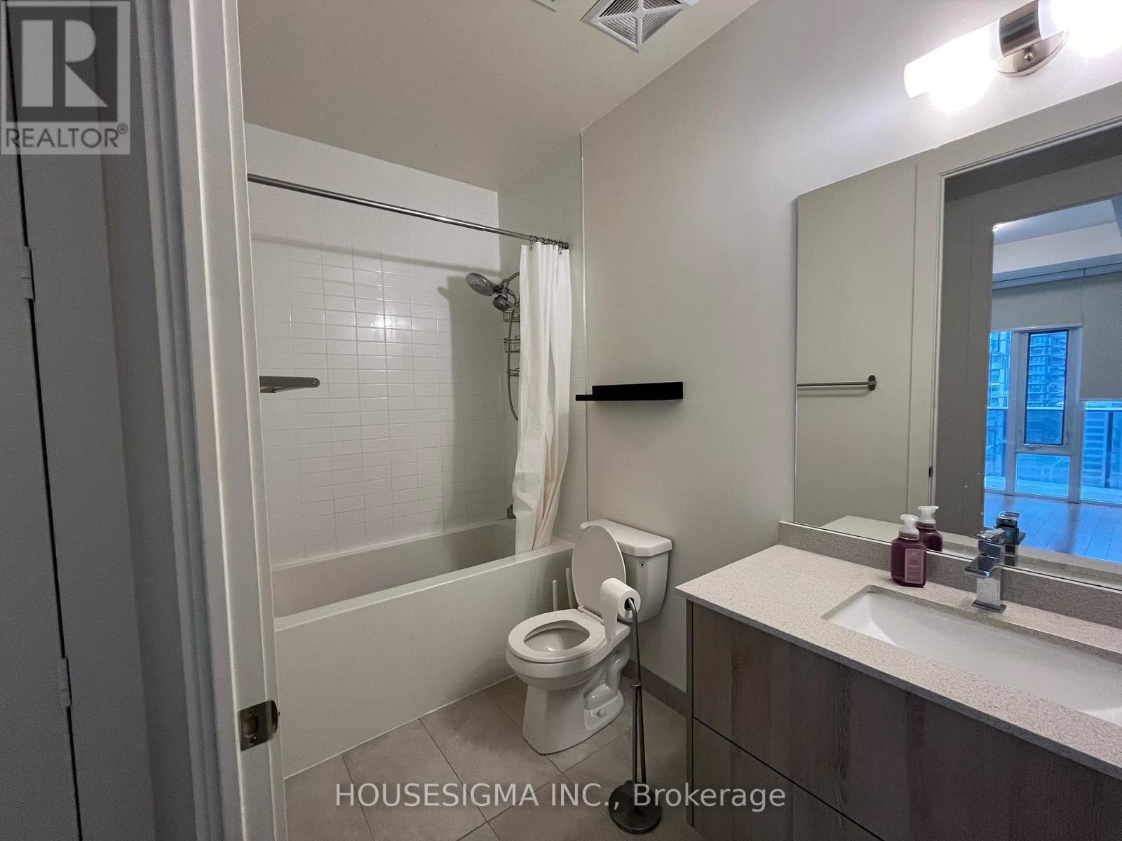 2717 - 330 Richmond Street W, Toronto, Ontario  M5V 1X2 - Photo 9 - C12651122